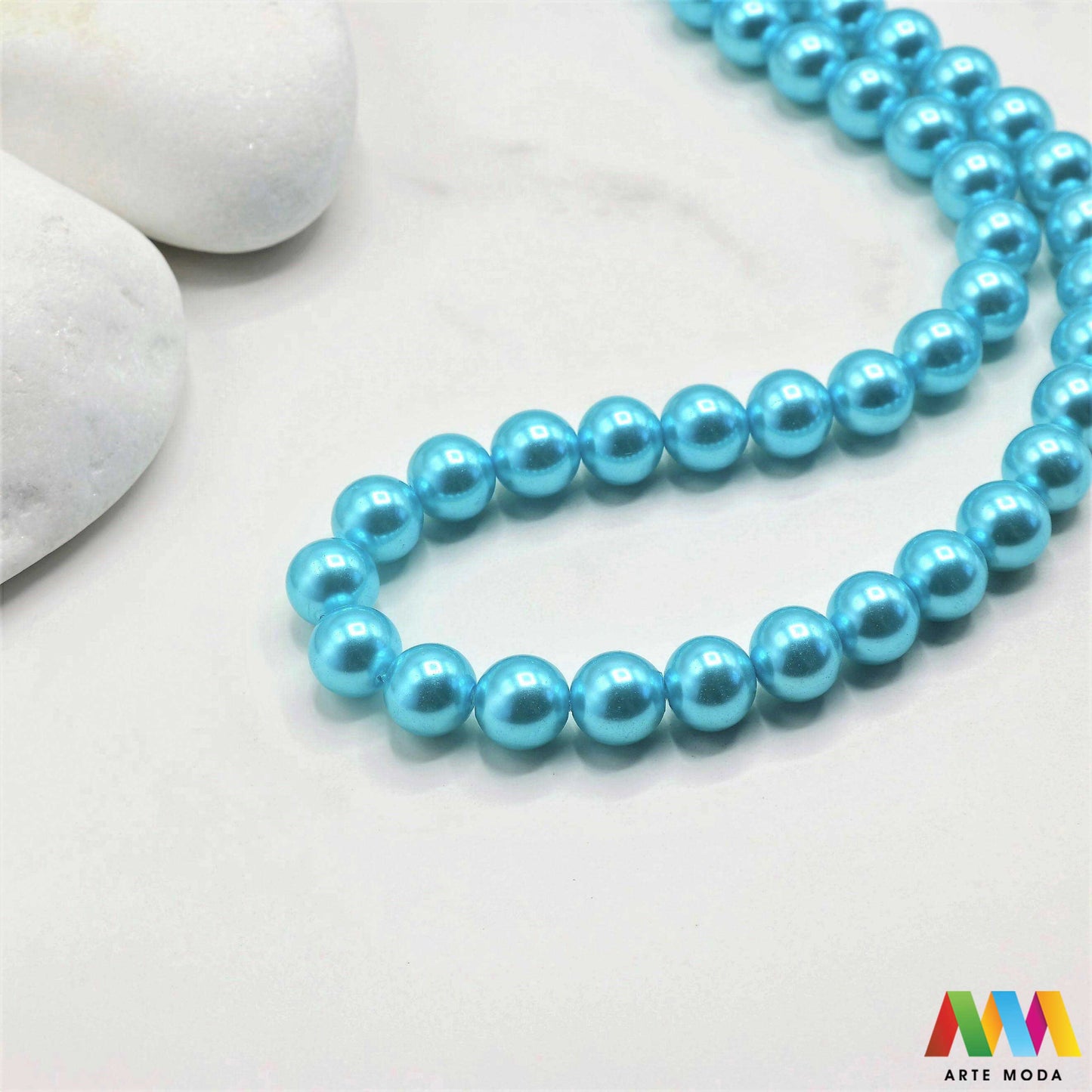 stakleni biseri niz staklo biser perle biserne zrna zrno perla staklene imitacija bisera sedefaste vjenčani nakit klasični DIY ogrlice bijeli u boji bisernim sjajem izrada nakita umjetni Za klasičnu eleganciju birajte staklene bisere imitacija bisera ima visok sedefasti sjaj i savršeno je glatka Idealni su za izradu vjenčanog nakita bezvremenskih ogrlica i narukvica raznim veličinama i bojama ovi biseri unose dašak luksuza u svaki uradi sam projekt Počnite nizati svoju eleganciju arte moda repromaterijal