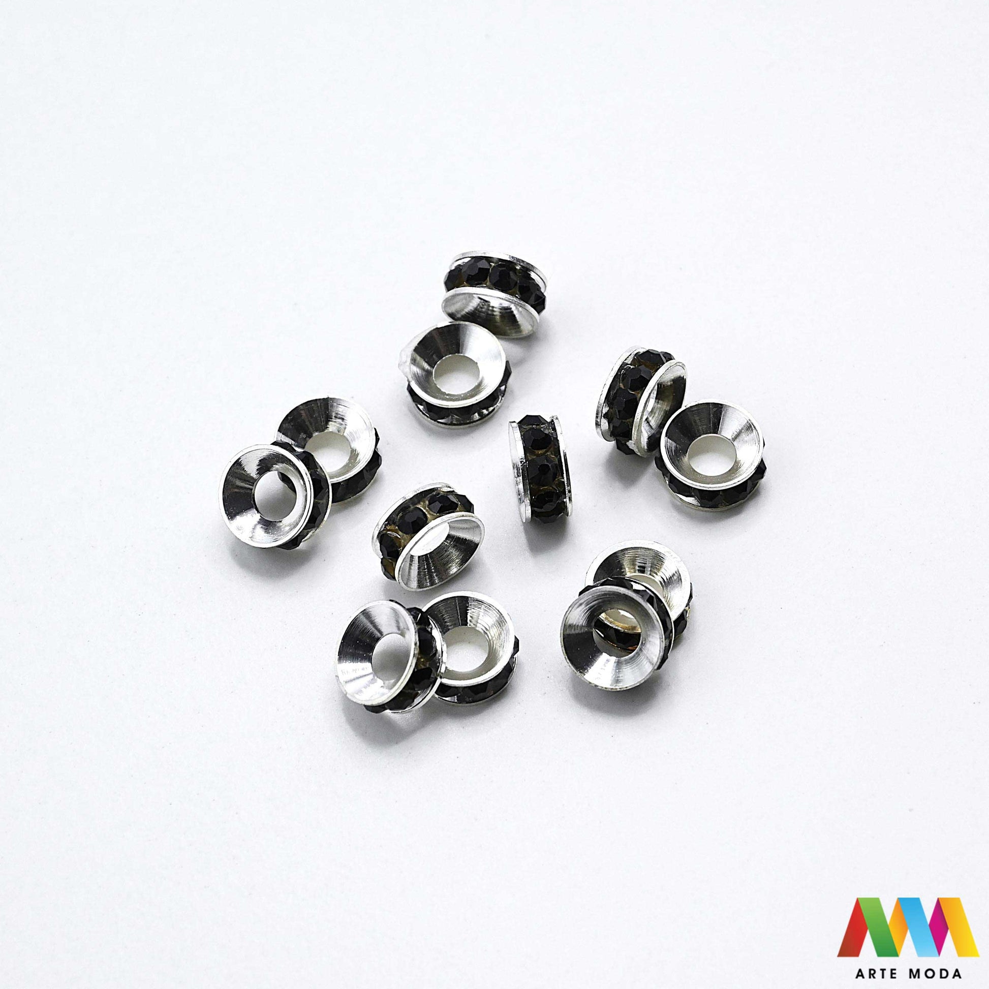 razdjelnik umetak spacer metalne izrada nakita DIY nakit distanceri metalni pribor separatori srebrne zlatne šajbice metalni za perle razmaknice komponente metal Mali ali ključni za profesionalan nakit Metalni umetci razdjelnici spacer perle služe za stvaranje razmaka i dodavanje sjaja perlama Sprječavaju trenje i ističu poludrago kamenje Neophodan element za izradu narukvica i ogrlica koje izgledaju bogatije i elegantnije arte moda repromaterijal