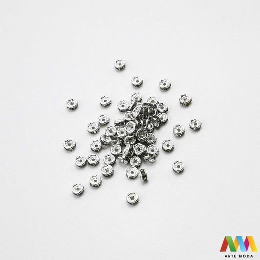 razdjelnik umetak spacer metalne izrada nakita DIY nakit distanceri metalni pribor separatori srebrne zlatne šajbice metalni za perle razmaknice komponente metal Mali ali ključni za profesionalan nakit Metalni umetci razdjelnici spacer perle služe za stvaranje razmaka i dodavanje sjaja perlama Sprječavaju trenje i ističu poludrago kamenje Neophodan element za izradu narukvica i ogrlica koje izgledaju bogatije i elegantnije arte moda repromaterijal