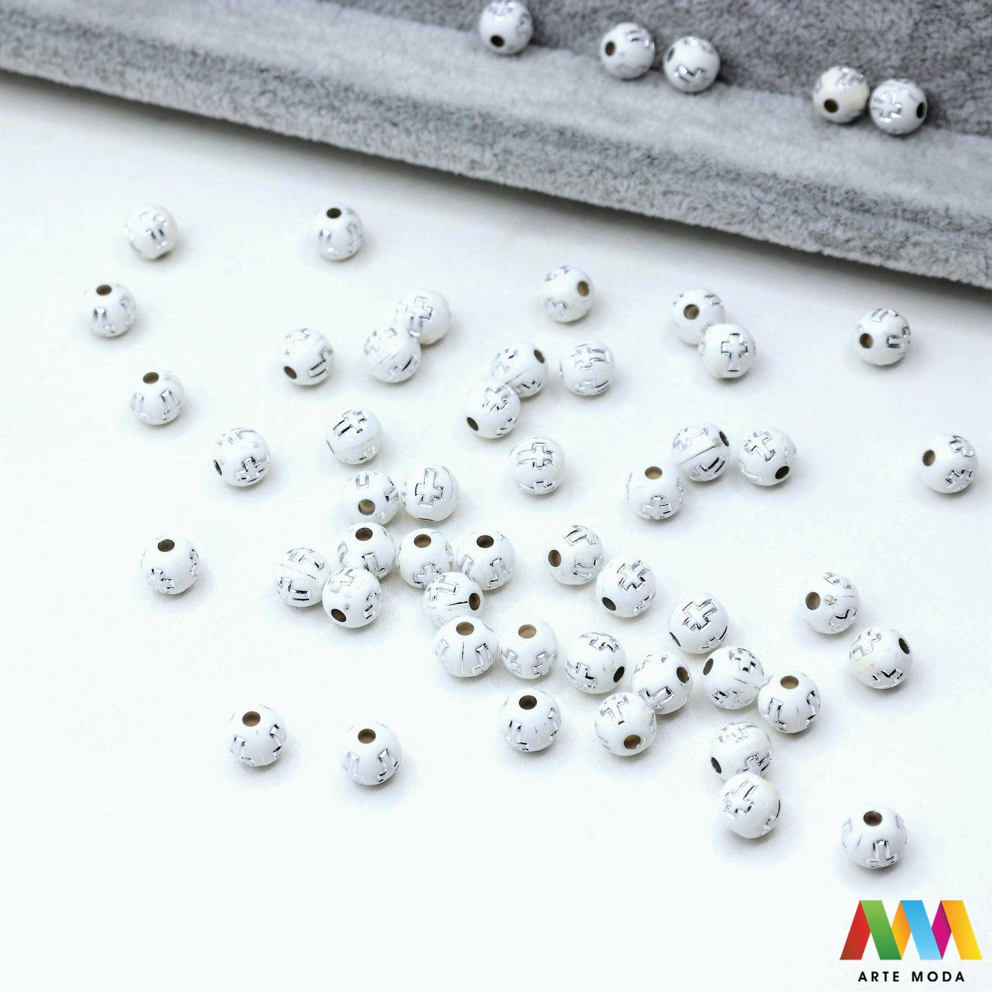 slova brojevi plastične nizanje imenom narukvice prijateljstva dječji nakit personalizirani kockaste perle okrugle abeceda DIY ručni rad izrada mix mješana Stvorite personalizirani nakit s našim plastičnim slovima i brojevima Perle u obliku kocki i krugova idealne su za izradu narukvica s imenom i porukama Lagane su šarene i savršene za dječji nakit i narukvice prijateljstva Lako nizanje za maksimalnu uradi sam zabavu arte moda repromaterijal