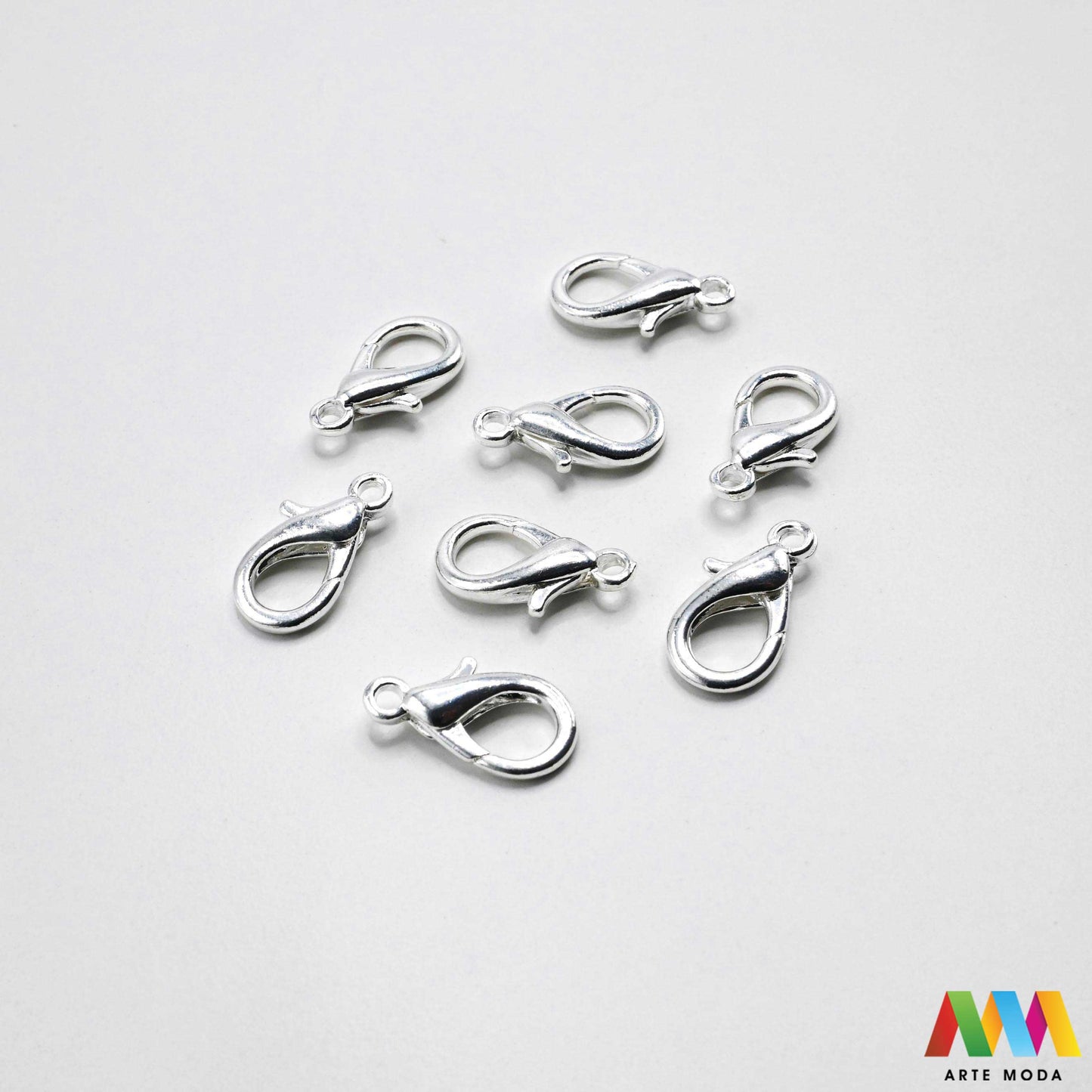 kopče metalne karabiner togl magnet kukice narukvice ogrlice zatvarači nakit DIY metalni pribor spajanje nakita srebrne zlatne karabin magnetne završne kopča narukvica ogrlica Osigurajte svoj nakit Metalne kopče su esencijalne za sigurno završavanje ogrlica i narukvica Birajte između karabin kopči pouzdanost magnetnih kopči lakoća i togl kopči stil Kvalitetni zatvarači u raznim bojama temelj svakog uradi sam nakit projekta arte moda repromaterijal