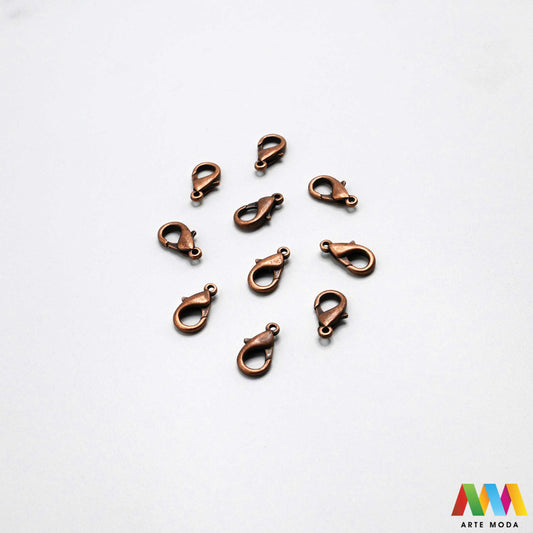 kopče metalne karabiner togl magnet kukice narukvice ogrlice zatvarači nakit DIY metalni pribor spajanje nakita srebrne zlatne karabin magnetne završne kopča narukvica ogrlica Osigurajte svoj nakit Metalne kopče su esencijalne za sigurno završavanje ogrlica i narukvica Birajte između karabin kopči pouzdanost magnetnih kopči lakoća i togl kopči stil Kvalitetni zatvarači u raznim bojama temelj svakog uradi sam nakit projekta arte moda repromaterijal