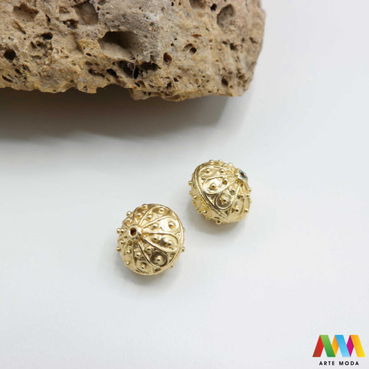 šibenik hrvatski dugme toka suvenir tradicionalni dalmacija tradicija filigran nakit baština hrvatska metal naušnice prstenje ogrlice privjesci tradicijski dalmatinski originalni Šibenski botun puce je najoriginalniji hrvatski suvenir i simbol dalmatinske baštine tradicionalni nakit izrađen je tehnikom filigrana fine obrade metala karakterističan prozračan i elegantan izgled Izradite naušnice prstenje ili privjeske i ponesite komadić povijesti i elegancije Bezvremenski klasik arte moda repromaterijal