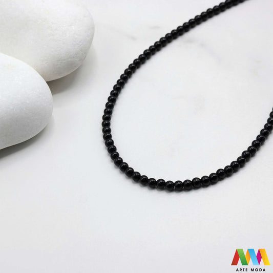 oniks onyx kristal kvarc kalcedon poludrago kamenje repromaterijal poludragi ukrasni kamen mineral crne perle crni muški nakit zaštite uzemljenje snaga izrada DIY mat sjajni narukvice ogrlice Otkrijte moć Oniksa Ovaj crni poludragi kamen simbolizira snagu zaštitu i uzemljenje Njegova duboka boja i elegantan finiš (mat/sjajni) savršeni su za sofisticirani muški i unisex nakit Birajte mat ili sjajne perle od Oniksa i unesite dozu klasične elegancije u svoj uradi sam nakit arte moda repromaterijal