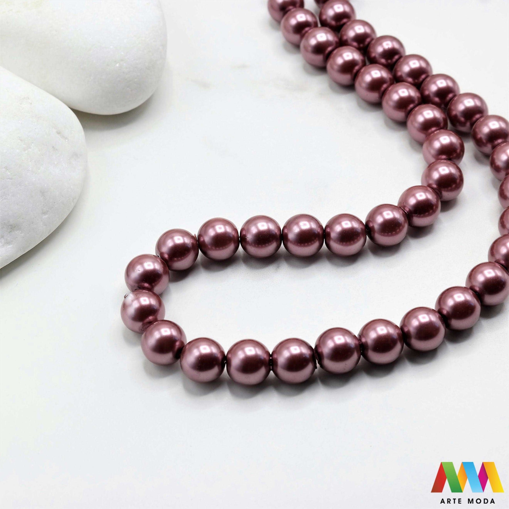 stakleni biseri niz staklo biser perle biserne zrna zrno perla staklene imitacija bisera sedefaste vjenčani nakit klasični DIY ogrlice bijeli u boji bisernim sjajem izrada nakita umjetni Za klasičnu eleganciju birajte staklene bisere imitacija bisera ima visok sedefasti sjaj i savršeno je glatka Idealni su za izradu vjenčanog nakita bezvremenskih ogrlica i narukvica raznim veličinama i bojama ovi biseri unose dašak luksuza u svaki uradi sam projekt Počnite nizati svoju eleganciju arte moda repromaterijal