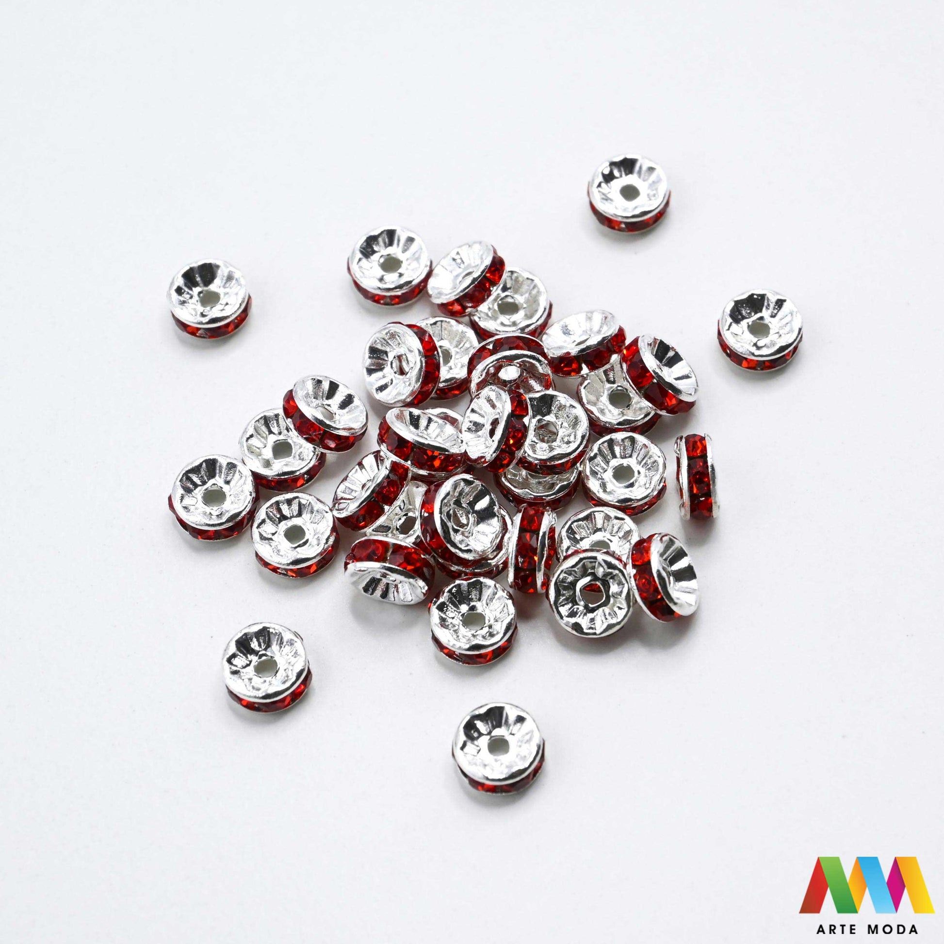 razdjelnik umetak spacer metalne izrada nakita DIY nakit distanceri metalni pribor separatori srebrne zlatne šajbice metalni za perle razmaknice komponente metal Mali ali ključni za profesionalan nakit Metalni umetci razdjelnici spacer perle služe za stvaranje razmaka i dodavanje sjaja perlama Sprječavaju trenje i ističu poludrago kamenje Neophodan element za izradu narukvica i ogrlica koje izgledaju bogatije i elegantnije arte moda repromaterijal