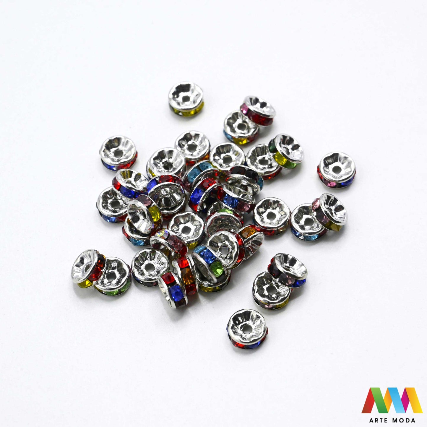 razdjelnik umetak spacer metalne izrada nakita DIY nakit distanceri metalni pribor separatori srebrne zlatne šajbice metalni za perle razmaknice komponente metal Mali ali ključni za profesionalan nakit Metalni umetci razdjelnici spacer perle služe za stvaranje razmaka i dodavanje sjaja perlama Sprječavaju trenje i ističu poludrago kamenje Neophodan element za izradu narukvica i ogrlica koje izgledaju bogatije i elegantnije arte moda repromaterijal