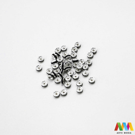 razdjelnik umetak spacer metalne izrada nakita DIY nakit distanceri metalni pribor separatori srebrne zlatne šajbice metalni za perle razmaknice komponente metal Mali ali ključni za profesionalan nakit Metalni umetci razdjelnici spacer perle služe za stvaranje razmaka i dodavanje sjaja perlama Sprječavaju trenje i ističu poludrago kamenje Neophodan element za izradu narukvica i ogrlica koje izgledaju bogatije i elegantnije arte moda repromaterijal