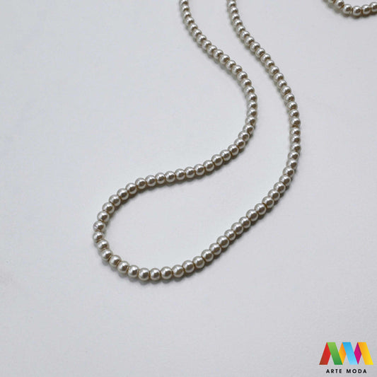 stakleni biseri niz staklo biser perle biserne zrna zrno perla staklene imitacija bisera sedefaste vjenčani nakit klasični DIY ogrlice bijeli u boji bisernim sjajem izrada nakita umjetni Za klasičnu eleganciju birajte staklene bisere imitacija bisera ima visok sedefasti sjaj i savršeno je glatka Idealni su za izradu vjenčanog nakita bezvremenskih ogrlica i narukvica raznim veličinama i bojama ovi biseri unose dašak luksuza u svaki uradi sam projekt Počnite nizati svoju eleganciju arte moda repromaterijal