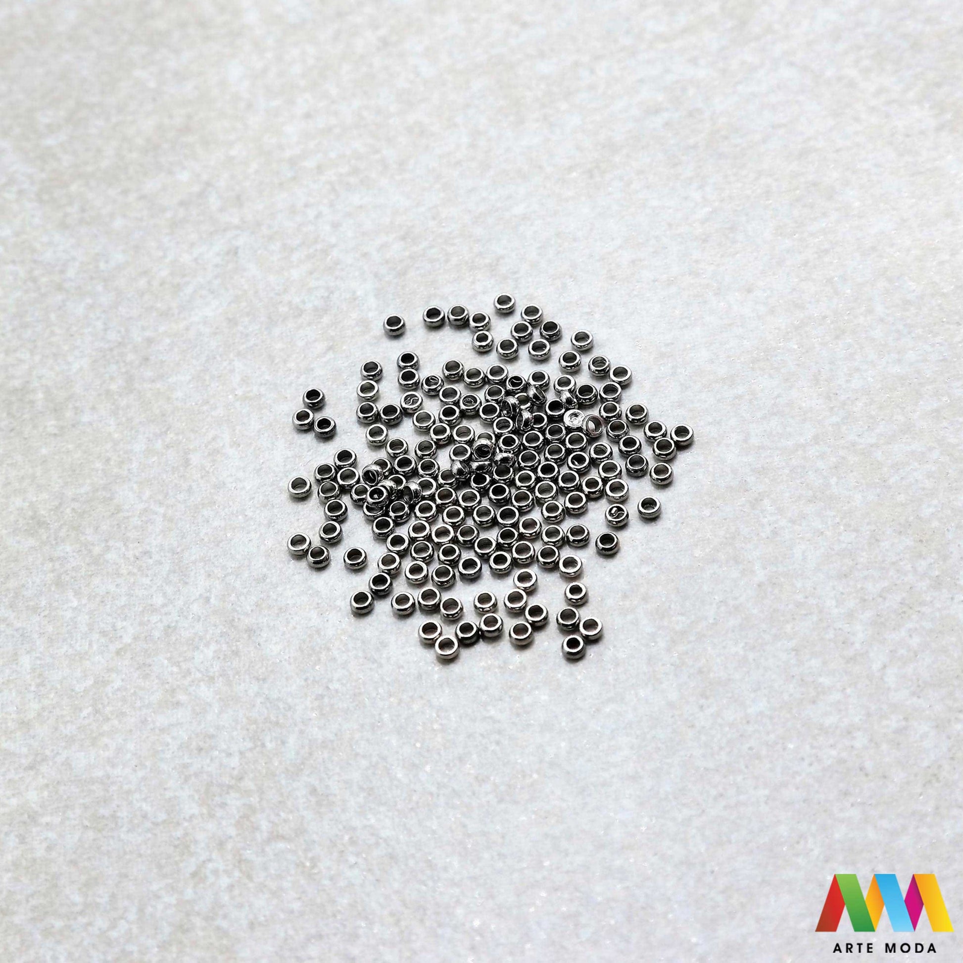 dijelovi inox nizanje pribor repromaterijal sigurni spojnice završeci čelični stoperi stop perle nehrđajući čelik kirurški komponente nakit izrada narukvice ogrlice DIY sigurnosne metalni stezne Osigurajte svoj nakit s stoperima od nehrđajućeg čelika Ovi mali ključni dijelovi fiksiraju perle i privjeske sprječavajući pomicanje Izrađeni od kirurškog čelika ne hrđaju i jamče trajnost vaše narukvice ili ogrlice Jednostavno ih stisnite kliještima i uživajte u stabilnoj kreaciji arte moda repromaterijal