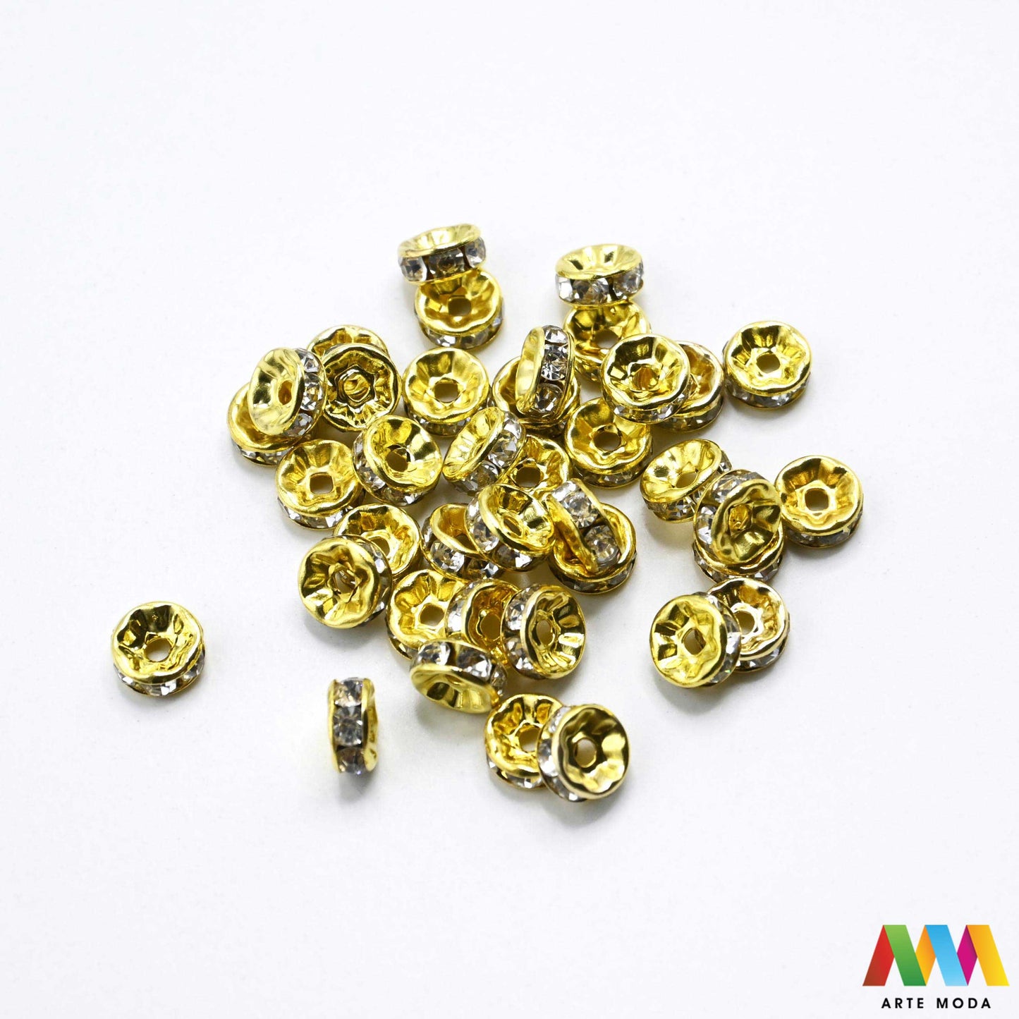 razdjelnik umetak spacer metalne izrada nakita DIY nakit distanceri metalni pribor separatori srebrne zlatne šajbice metalni za perle razmaknice komponente metal Mali ali ključni za profesionalan nakit Metalni umetci razdjelnici spacer perle služe za stvaranje razmaka i dodavanje sjaja perlama Sprječavaju trenje i ističu poludrago kamenje Neophodan element za izradu narukvica i ogrlica koje izgledaju bogatije i elegantnije arte moda repromaterijal