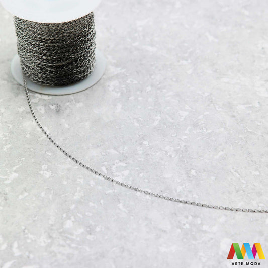 lanac lanci čelik repromaterijal čelični ogrlice narukvice nehrđajući na metre metar kolutu boji nakit inox metru izrada nakita DIY obojeni hipoalergeni tanki bogatstvo boja i modela za vaše kreativne projekte! lanaca na kolutu fleksibilnost s lancima od visokokvalitetnog nehrđajućeg čelika klasičnih srebrnih tonova elegantne zlatne moderne rose gold ili živih boja modelima od tankih i delikatnih do robusnih i upečatljivihž potrebno da izradite unikatne ogrlice i narukvice arte moda repromaterijal