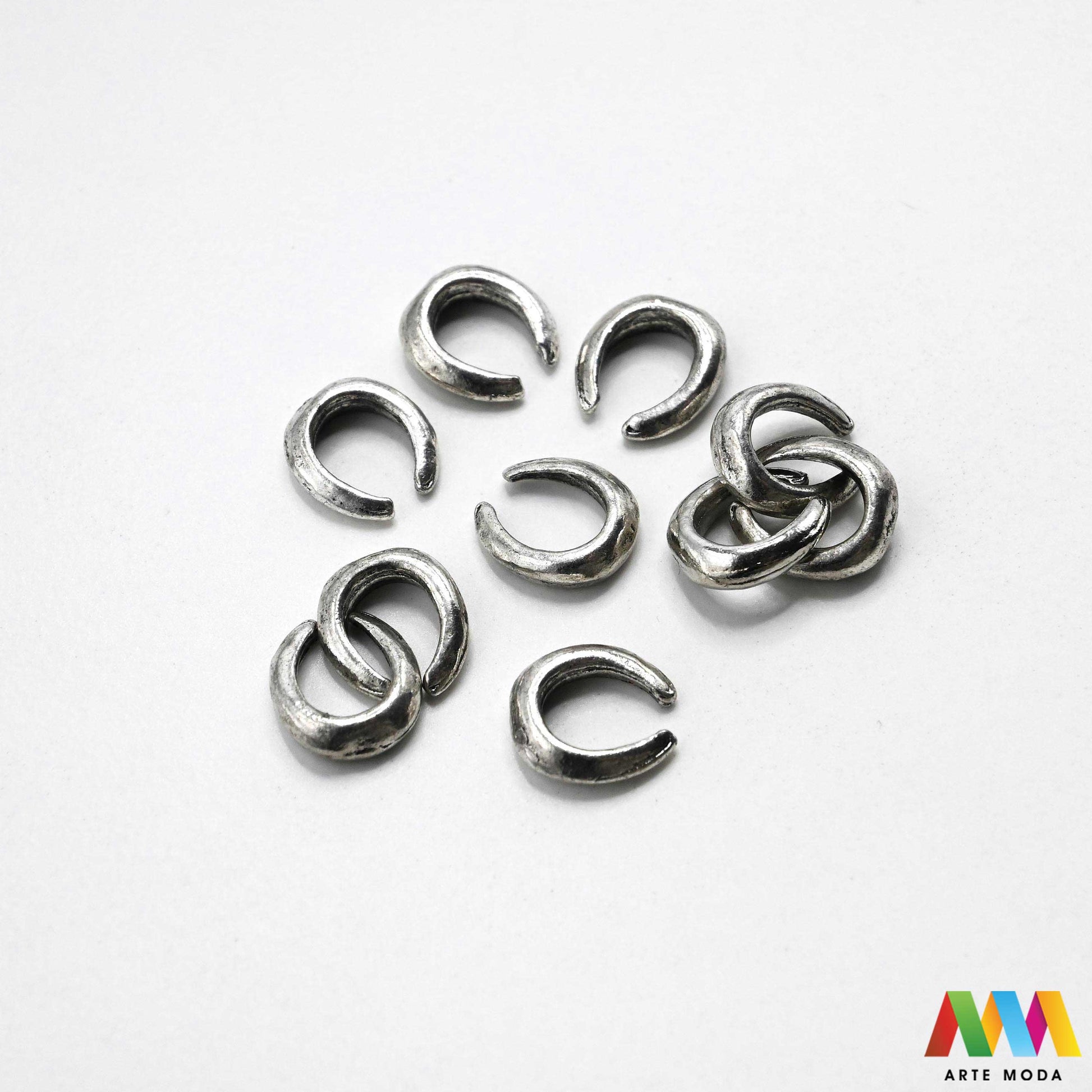 alkice spojnice karike jump rings spojni prstenovi metalni kolutovi DIY pribor repromaterijal srebrne zlatne izrada nakita spajanje perli metalne za nakit otvorene zatvorene izradu materijal prsten elementi narukvice ogrlice Osigurajte čvrstinu nakitu Metalne alkice su neizostavne spojnice spajanje kopči privjesaka lanaca Birajte između prstenova u raznim veličinama bojama bronca složenost vašeg uradi sam projekta kvalitetne alkice pružit profesionalan siguran završetak kreaciji arte moda repromaterijal