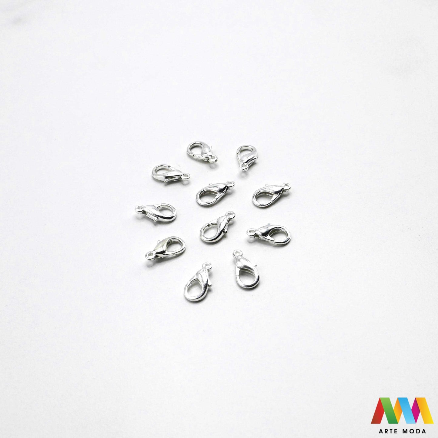 kopče metalne karabiner togl magnet kukice narukvice ogrlice zatvarači nakit DIY metalni pribor spajanje nakita srebrne zlatne karabin magnetne završne kopča narukvica ogrlica Osigurajte svoj nakit Metalne kopče su esencijalne za sigurno završavanje ogrlica i narukvica Birajte između karabin kopči pouzdanost magnetnih kopči lakoća i togl kopči stil Kvalitetni zatvarači u raznim bojama temelj svakog uradi sam nakit projekta arte moda repromaterijal