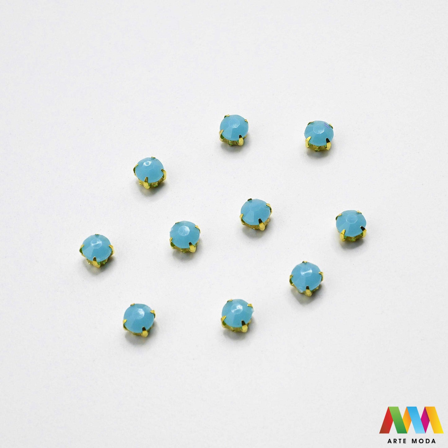 cirkoni stakleni metalni kalup blještavo sjajno perle privjesci rhinestones šivanje lijepljenje nakit glamur kostimi dekoracije ukrasi kalupu cirkon kopči blještavi Postignite maksimalan sjaj s staklenim cirkonima u metalnom kalupu Ovi blještavi cirkoni su sigurno fiksirani i spremni za šivanje lijepljenje ili nizanje Idealni za izradu glamuroznog nakita ukrašavanje kostima i svečane dekoracije Brz jednostavan i elegantan put do blistavog "uradi sam" projekta arte moda repromaterijal