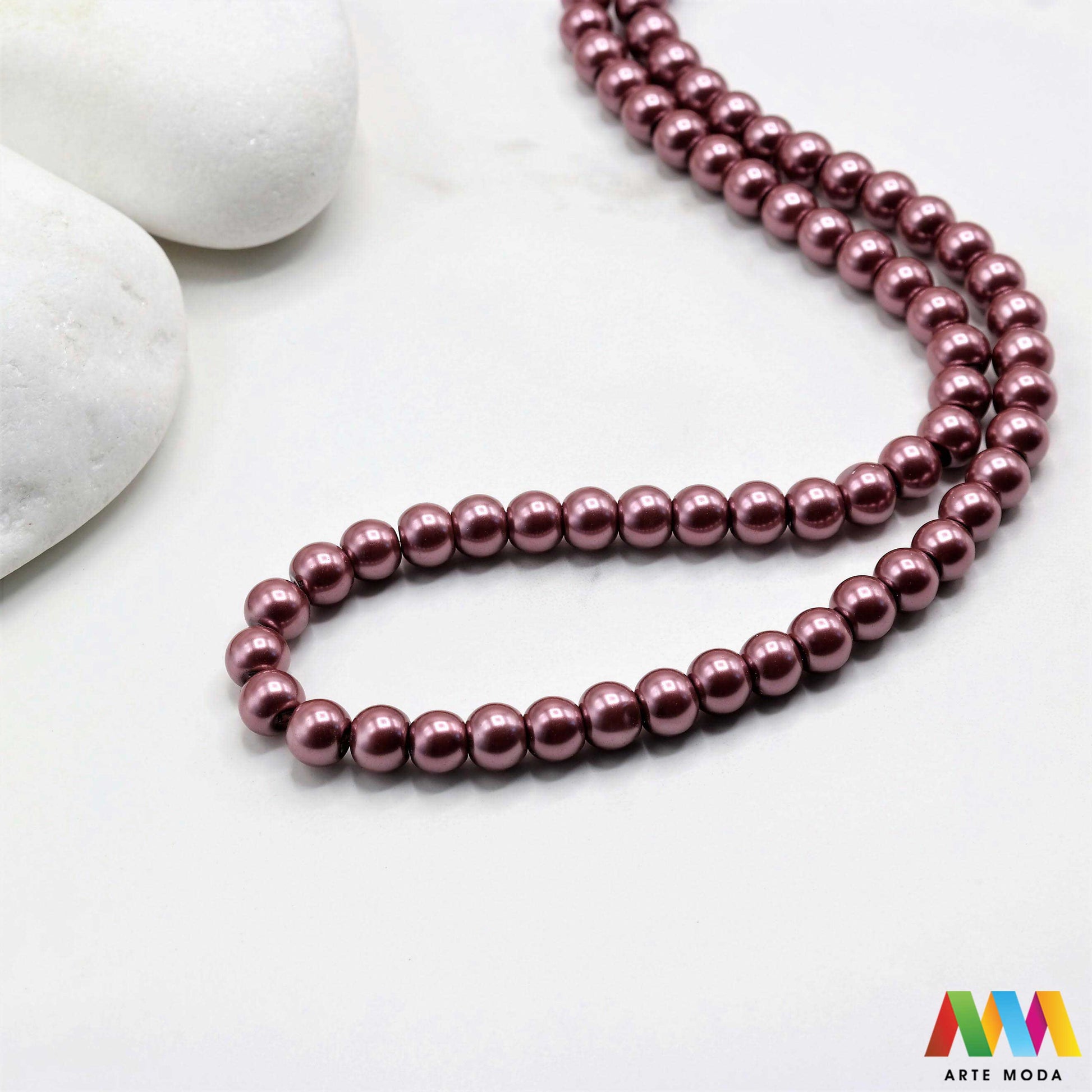 stakleni biseri niz staklo biser perle biserne zrna zrno perla staklene imitacija bisera sedefaste vjenčani nakit klasični DIY ogrlice bijeli u boji bisernim sjajem izrada nakita umjetni Za klasičnu eleganciju birajte staklene bisere imitacija bisera ima visok sedefasti sjaj i savršeno je glatka Idealni su za izradu vjenčanog nakita bezvremenskih ogrlica i narukvica raznim veličinama i bojama ovi biseri unose dašak luksuza u svaki uradi sam projekt Počnite nizati svoju eleganciju arte moda repromaterijal