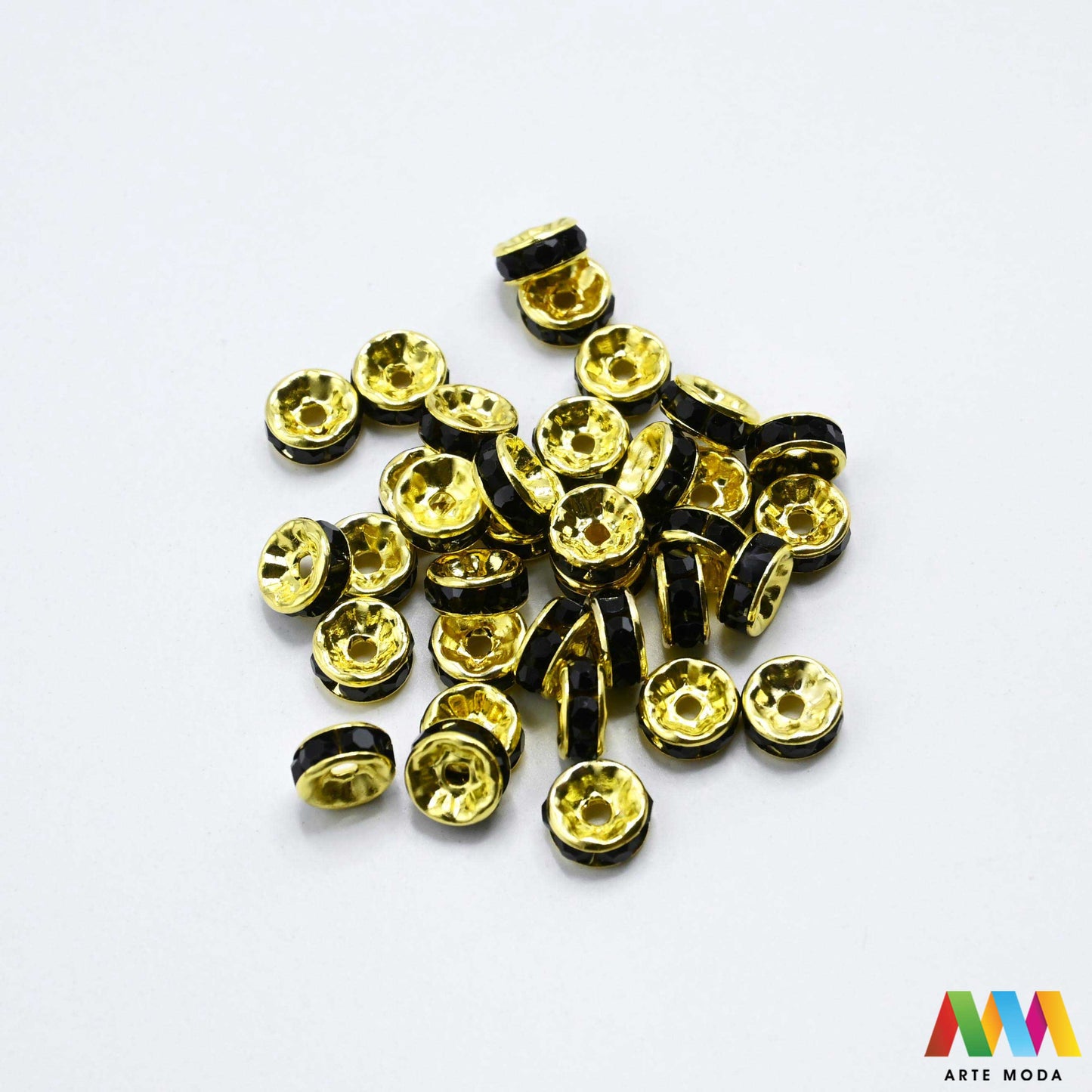 razdjelnik umetak spacer metalne izrada nakita DIY nakit distanceri metalni pribor separatori srebrne zlatne šajbice metalni za perle razmaknice komponente metal Mali ali ključni za profesionalan nakit Metalni umetci razdjelnici spacer perle služe za stvaranje razmaka i dodavanje sjaja perlama Sprječavaju trenje i ističu poludrago kamenje Neophodan element za izradu narukvica i ogrlica koje izgledaju bogatije i elegantnije arte moda repromaterijal