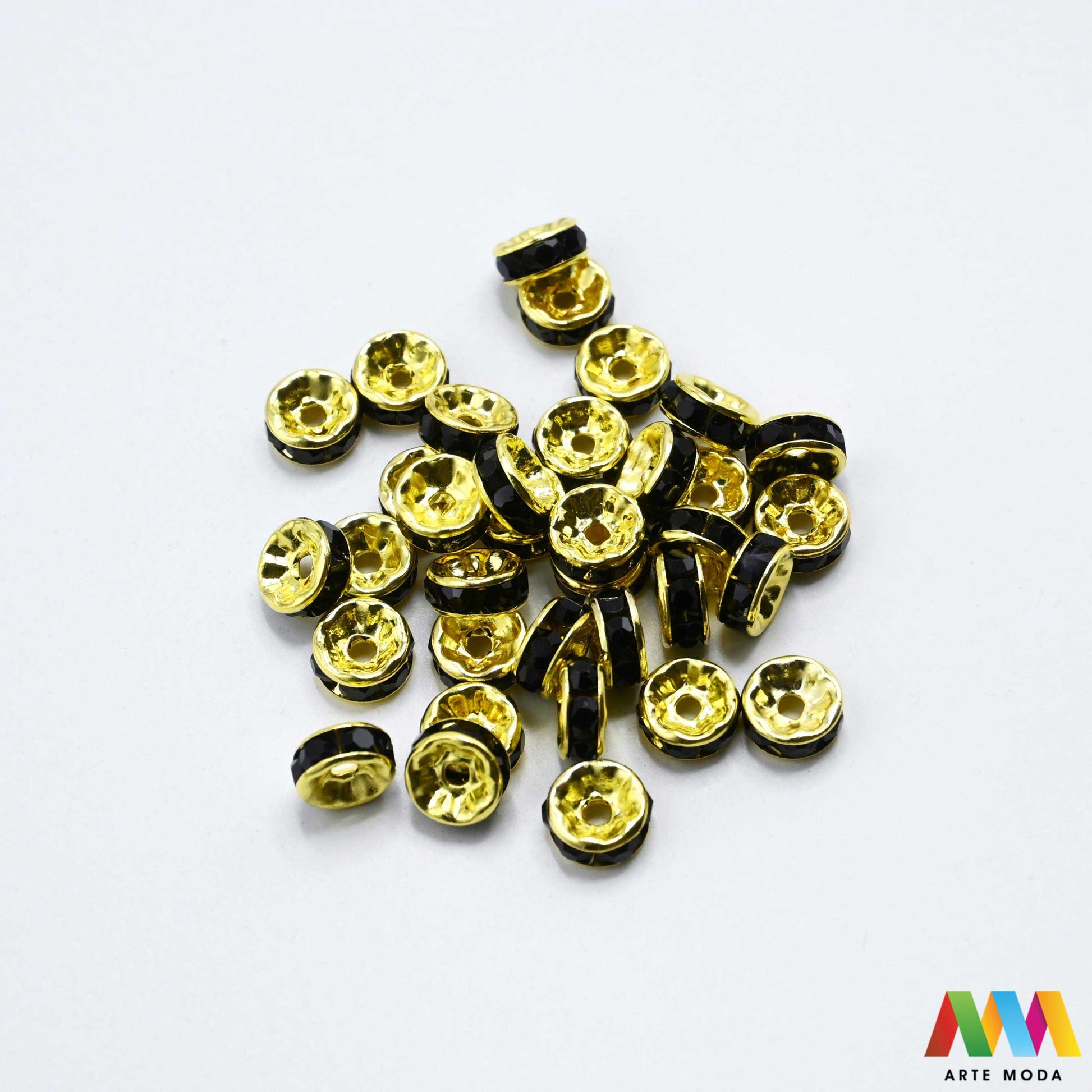 razdjelnik umetak spacer metalne izrada nakita DIY nakit distanceri metalni pribor separatori srebrne zlatne šajbice metalni za perle razmaknice komponente metal Mali ali ključni za profesionalan nakit Metalni umetci razdjelnici spacer perle služe za stvaranje razmaka i dodavanje sjaja perlama Sprječavaju trenje i ističu poludrago kamenje Neophodan element za izradu narukvica i ogrlica koje izgledaju bogatije i elegantnije arte moda repromaterijal