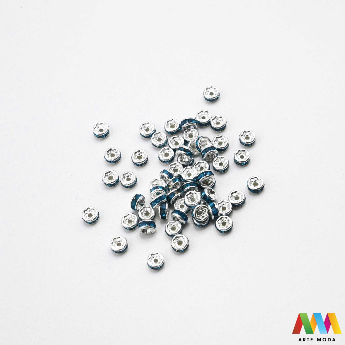 razdjelnik umetak spacer metalne izrada nakita DIY nakit distanceri metalni pribor separatori srebrne zlatne šajbice metalni za perle razmaknice komponente metal Mali ali ključni za profesionalan nakit Metalni umetci razdjelnici spacer perle služe za stvaranje razmaka i dodavanje sjaja perlama Sprječavaju trenje i ističu poludrago kamenje Neophodan element za izradu narukvica i ogrlica koje izgledaju bogatije i elegantnije arte moda repromaterijal