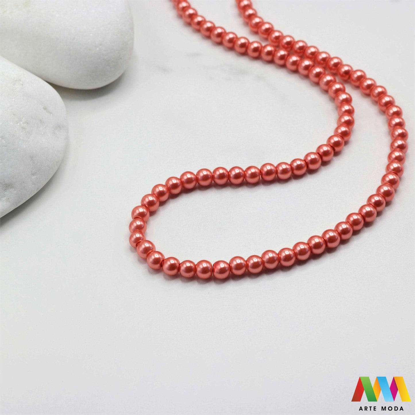 stakleni biseri niz staklo biser perle biserne zrna zrno perla staklene imitacija bisera sedefaste vjenčani nakit klasični DIY ogrlice bijeli u boji bisernim sjajem izrada nakita umjetni Za klasičnu eleganciju birajte staklene bisere imitacija bisera ima visok sedefasti sjaj i savršeno je glatka Idealni su za izradu vjenčanog nakita bezvremenskih ogrlica i narukvica raznim veličinama i bojama ovi biseri unose dašak luksuza u svaki uradi sam projekt Počnite nizati svoju eleganciju arte moda repromaterijal