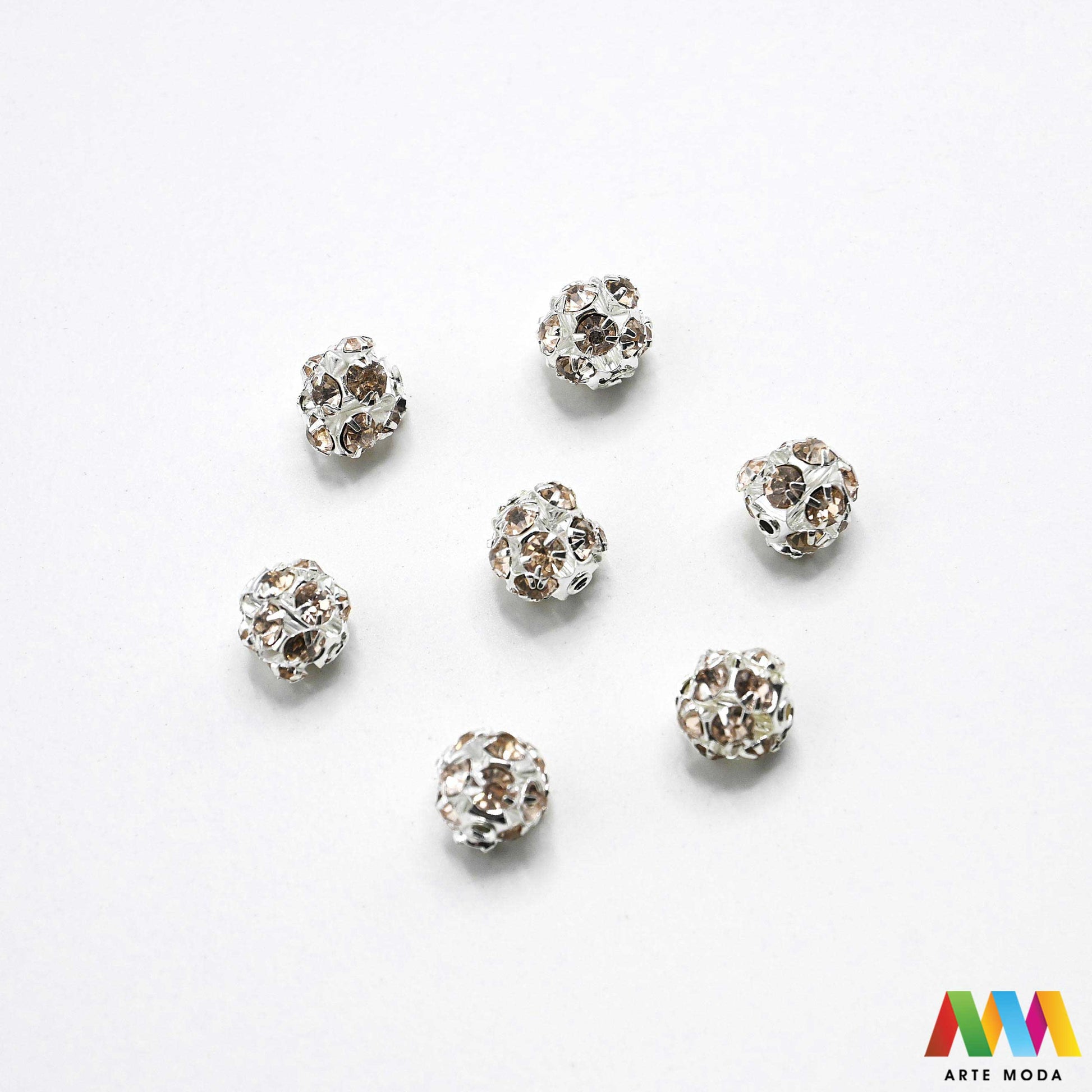 shamballa disco kugle kristalne perle sjajne kuglice cirkoni glamur nakit izrada narukvica DIY svjetlucavo šarene pave s kristalima za svjetlucave narukvice materijal ogrlice Dodajte dozu glamura svojim kreacijama su prekrivene stotinama sitnih kristala koji pružaju efekt Ove svjetlucave perle su idealne za izradu popularnih elegantnih naušnica i upečatljivih ogrlica Dostupne u širokoj paleti boja naše kristalne kuglice osigurat će da vaš uradi sam nakit bude u centru pažnje arte moda repromaterijal