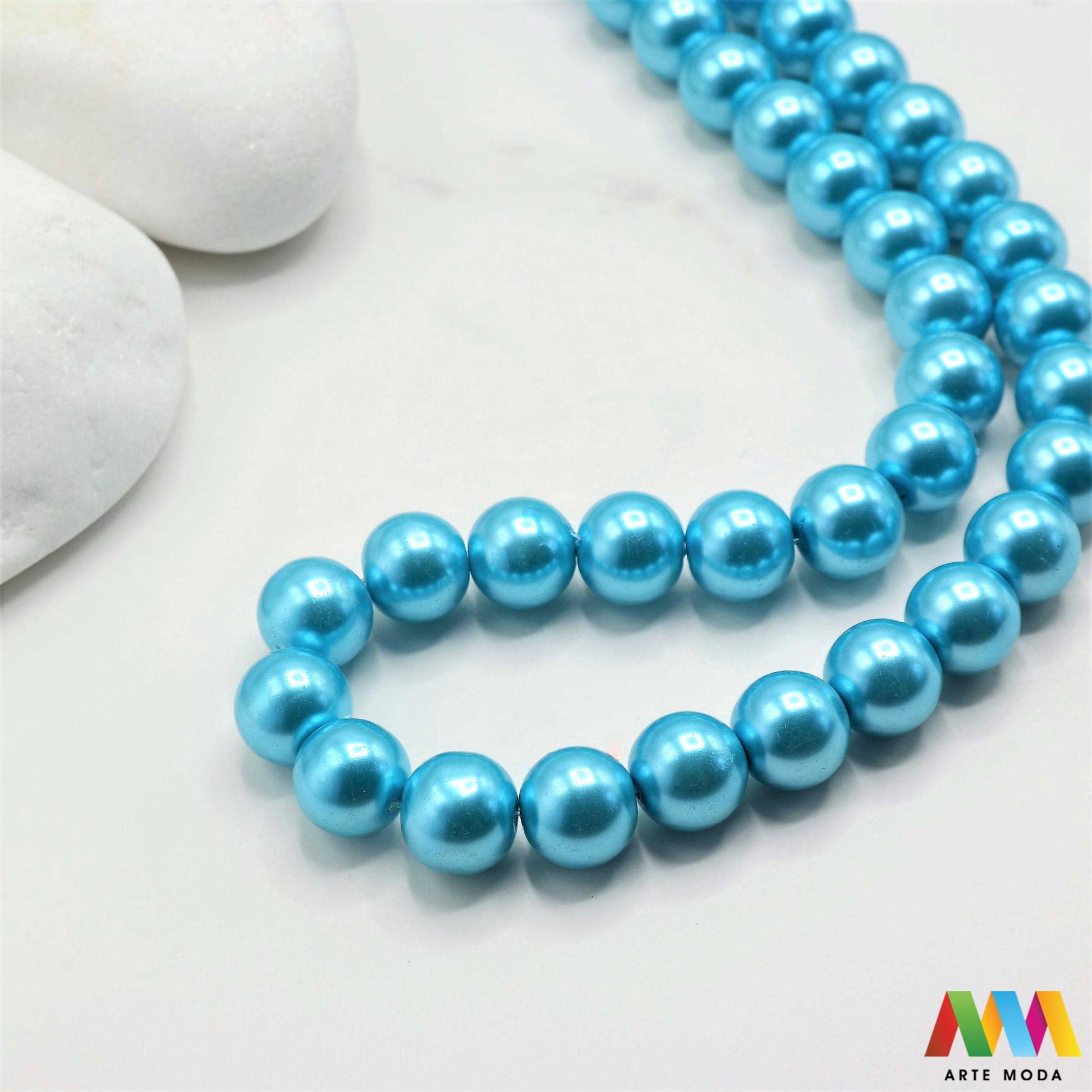 stakleni biseri niz staklo biser perle biserne zrna zrno perla staklene imitacija bisera sedefaste vjenčani nakit klasični DIY ogrlice bijeli u boji bisernim sjajem izrada nakita umjetni Za klasičnu eleganciju birajte staklene bisere imitacija bisera ima visok sedefasti sjaj i savršeno je glatka Idealni su za izradu vjenčanog nakita bezvremenskih ogrlica i narukvica raznim veličinama i bojama ovi biseri unose dašak luksuza u svaki uradi sam projekt Počnite nizati svoju eleganciju arte moda repromaterijal