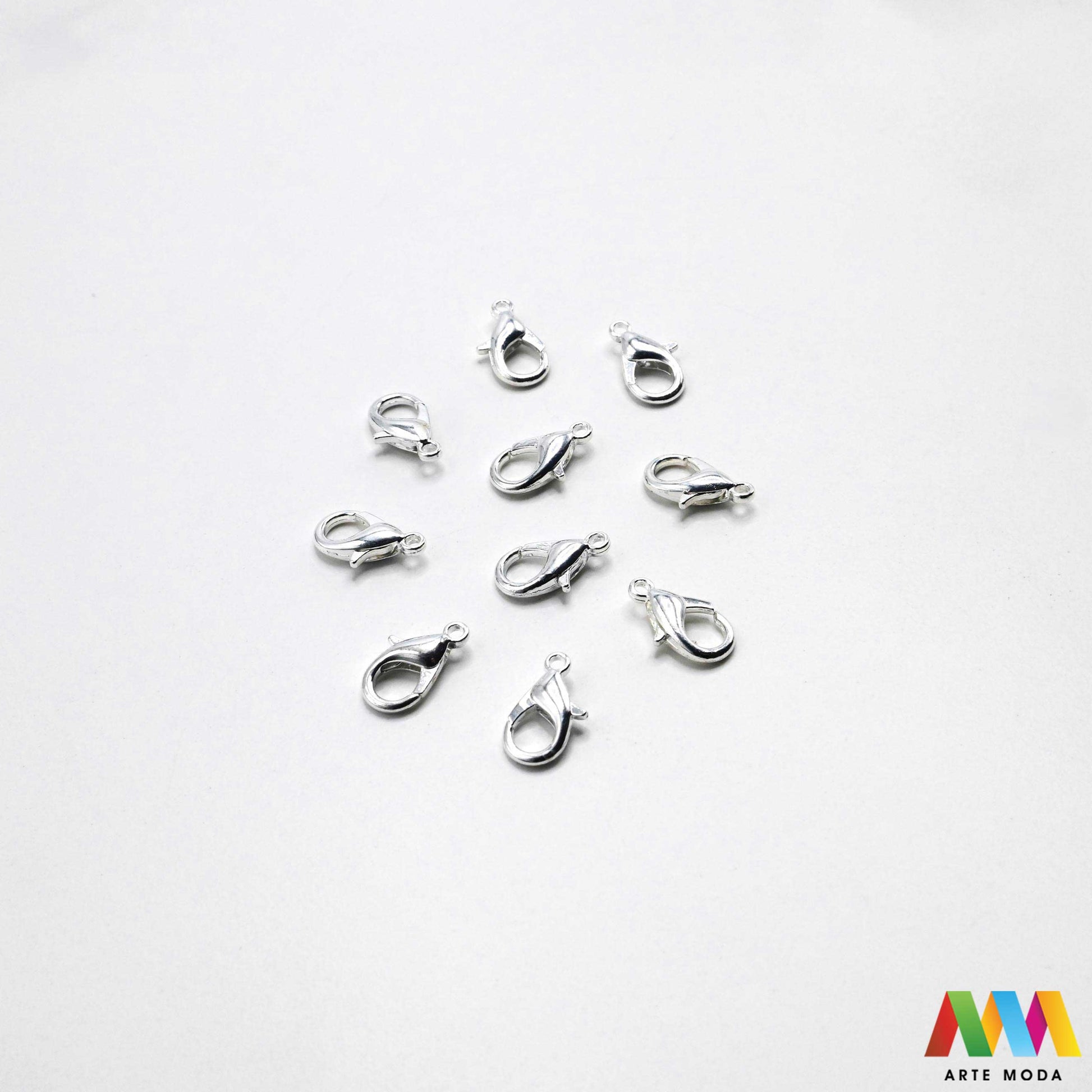 kopče metalne karabiner togl magnet kukice narukvice ogrlice zatvarači nakit DIY metalni pribor spajanje nakita srebrne zlatne karabin magnetne završne kopča narukvica ogrlica Osigurajte svoj nakit Metalne kopče su esencijalne za sigurno završavanje ogrlica i narukvica Birajte između karabin kopči pouzdanost magnetnih kopči lakoća i togl kopči stil Kvalitetni zatvarači u raznim bojama temelj svakog uradi sam nakit projekta arte moda repromaterijal