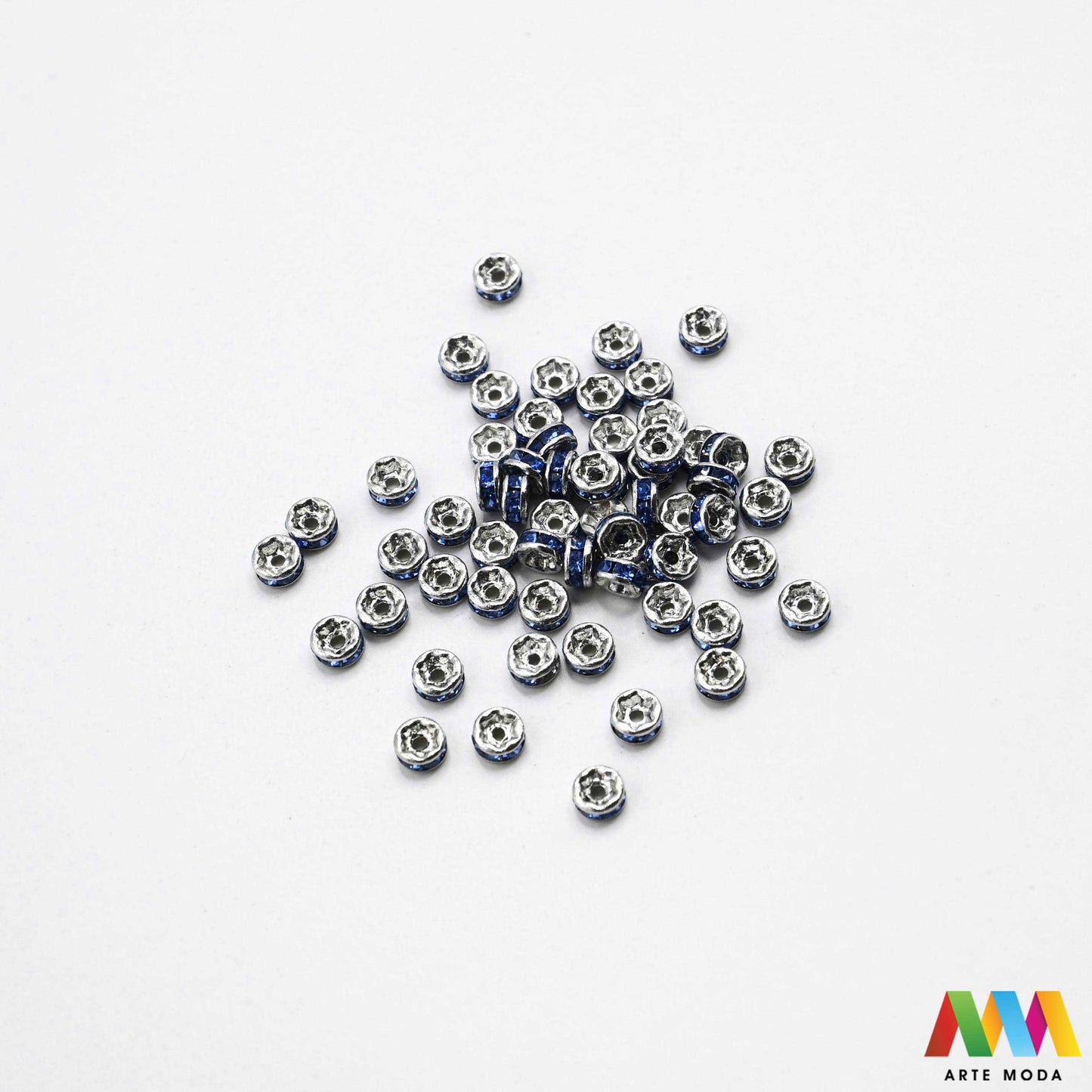 razdjelnik umetak spacer metalne izrada nakita DIY nakit distanceri metalni pribor separatori srebrne zlatne šajbice metalni za perle razmaknice komponente metal Mali ali ključni za profesionalan nakit Metalni umetci razdjelnici spacer perle služe za stvaranje razmaka i dodavanje sjaja perlama Sprječavaju trenje i ističu poludrago kamenje Neophodan element za izradu narukvica i ogrlica koje izgledaju bogatije i elegantnije arte moda repromaterijal