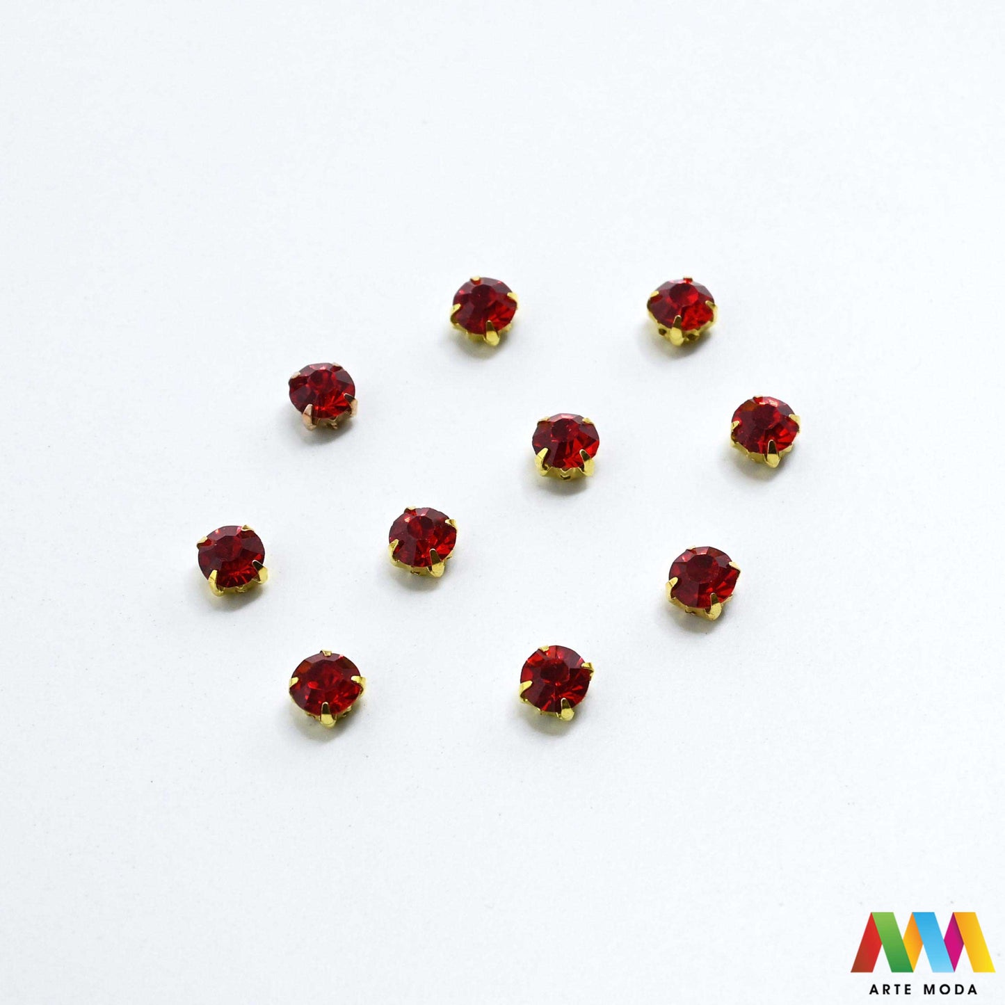 cirkoni stakleni metalni kalup blještavo sjajno perle privjesci rhinestones šivanje lijepljenje nakit glamur kostimi dekoracije ukrasi kalupu cirkon kopči blještavi Postignite maksimalan sjaj s staklenim cirkonima u metalnom kalupu Ovi blještavi cirkoni su sigurno fiksirani i spremni za šivanje lijepljenje ili nizanje Idealni za izradu glamuroznog nakita ukrašavanje kostima i svečane dekoracije Brz jednostavan i elegantan put do blistavog "uradi sam" projekta arte moda repromaterijal