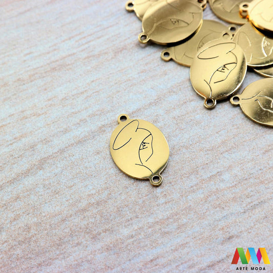 sakralni privjesci od čelika vjerski duhovni križevi medaljice vjerskim simbolima duhovnim motivima nakit značenjem čelični nehrđajućeg svetaca personalizirani anđeo Pronađite smirujući i snažan izraz svoje vjere i duhovnosti u našoj kolekciji sakralnih privjesaka izrađenih od kvalitetnog nehrđajućeg čelika Ovi izdržljivi i elegantni privjesci s vjerskim simbolima i duhovnim motivima idealni su za svakodnevno nošenje i kao promišljeni dar arte moda repromaterijal