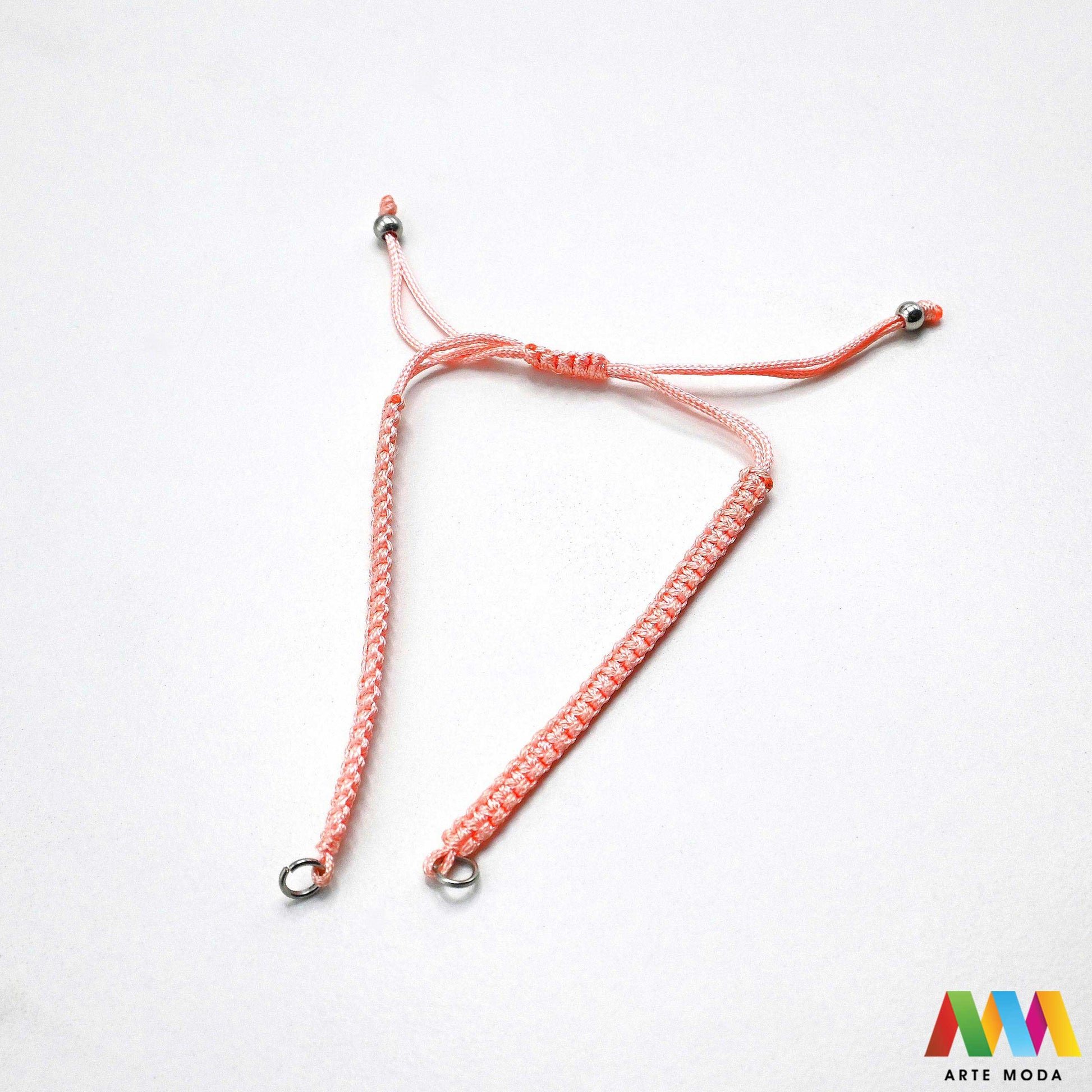 pletene baze za narukvice izrada narukvica DIY nakit podesive konop baze materijal uradi sam ručno rađene makrame podesive plastična kuglica metalna alkica Iskoristite svoju kreativnost uz pletene baze za narukvice izradu nakita baza izrađena je od izdržljivog sintetičkog pletenog konopca metalnim alkicama i podesivim plastičnim kuglicama za savršeno pristajanje Dodajte omiljene perle privjeske ili čvoriće i izradite unikatne i personalizirane narukvice za sebe ili kao poklon arte moda repromaterijal