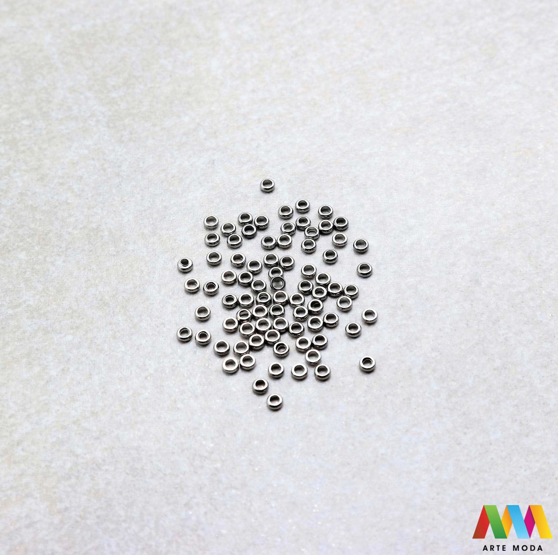 dijelovi inox nizanje pribor repromaterijal sigurni spojnice završeci čelični stoperi stop perle nehrđajući čelik kirurški komponente nakit izrada narukvice ogrlice DIY sigurnosne metalni stezne Osigurajte svoj nakit s stoperima od nehrđajućeg čelika Ovi mali ključni dijelovi fiksiraju perle i privjeske sprječavajući pomicanje Izrađeni od kirurškog čelika ne hrđaju i jamče trajnost vaše narukvice ili ogrlice Jednostavno ih stisnite kliještima i uživajte u stabilnoj kreaciji arte moda repromaterijal