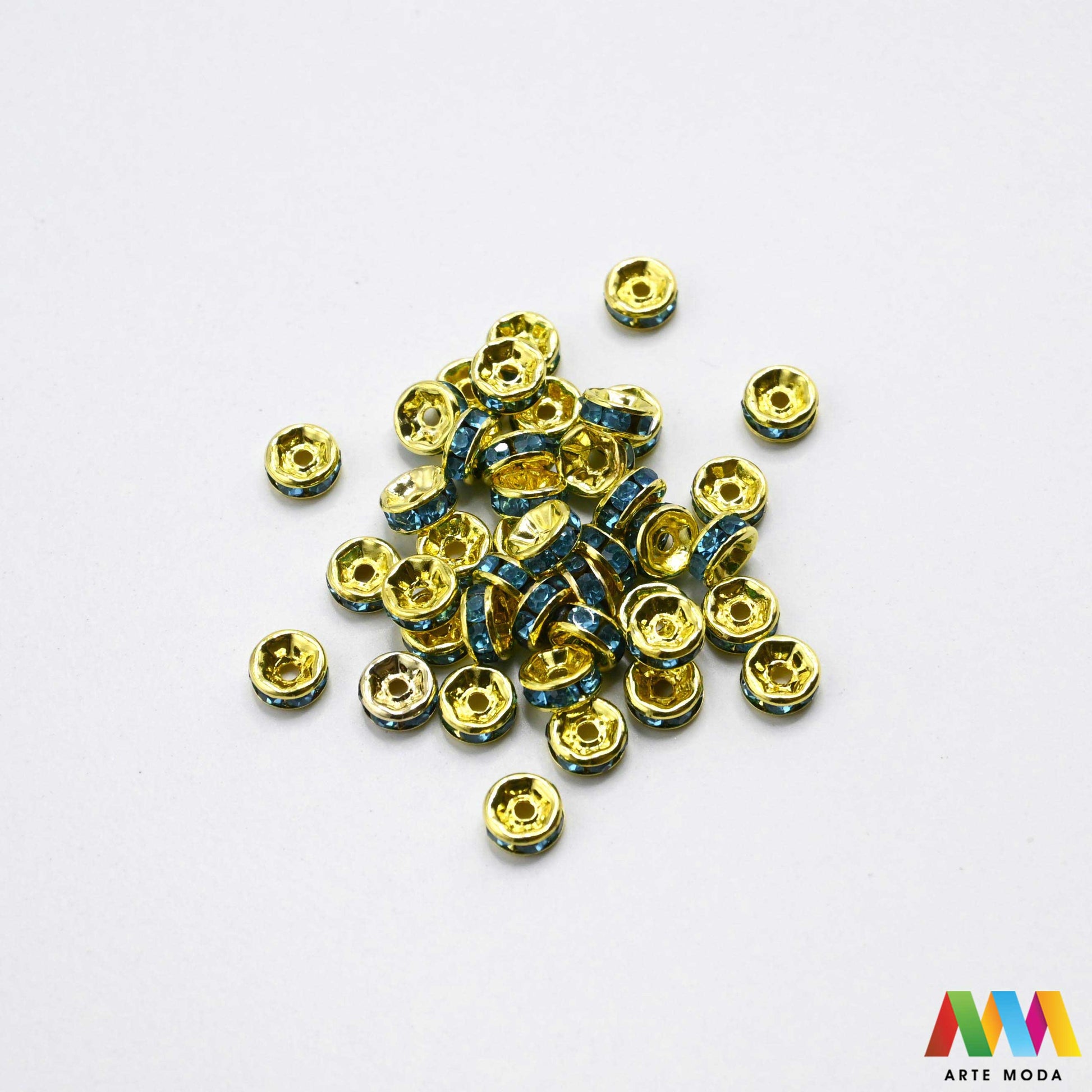 razdjelnik umetak spacer metalne izrada nakita DIY nakit distanceri metalni pribor separatori srebrne zlatne šajbice metalni za perle razmaknice komponente metal Mali ali ključni za profesionalan nakit Metalni umetci razdjelnici spacer perle služe za stvaranje razmaka i dodavanje sjaja perlama Sprječavaju trenje i ističu poludrago kamenje Neophodan element za izradu narukvica i ogrlica koje izgledaju bogatije i elegantnije arte moda repromaterijal