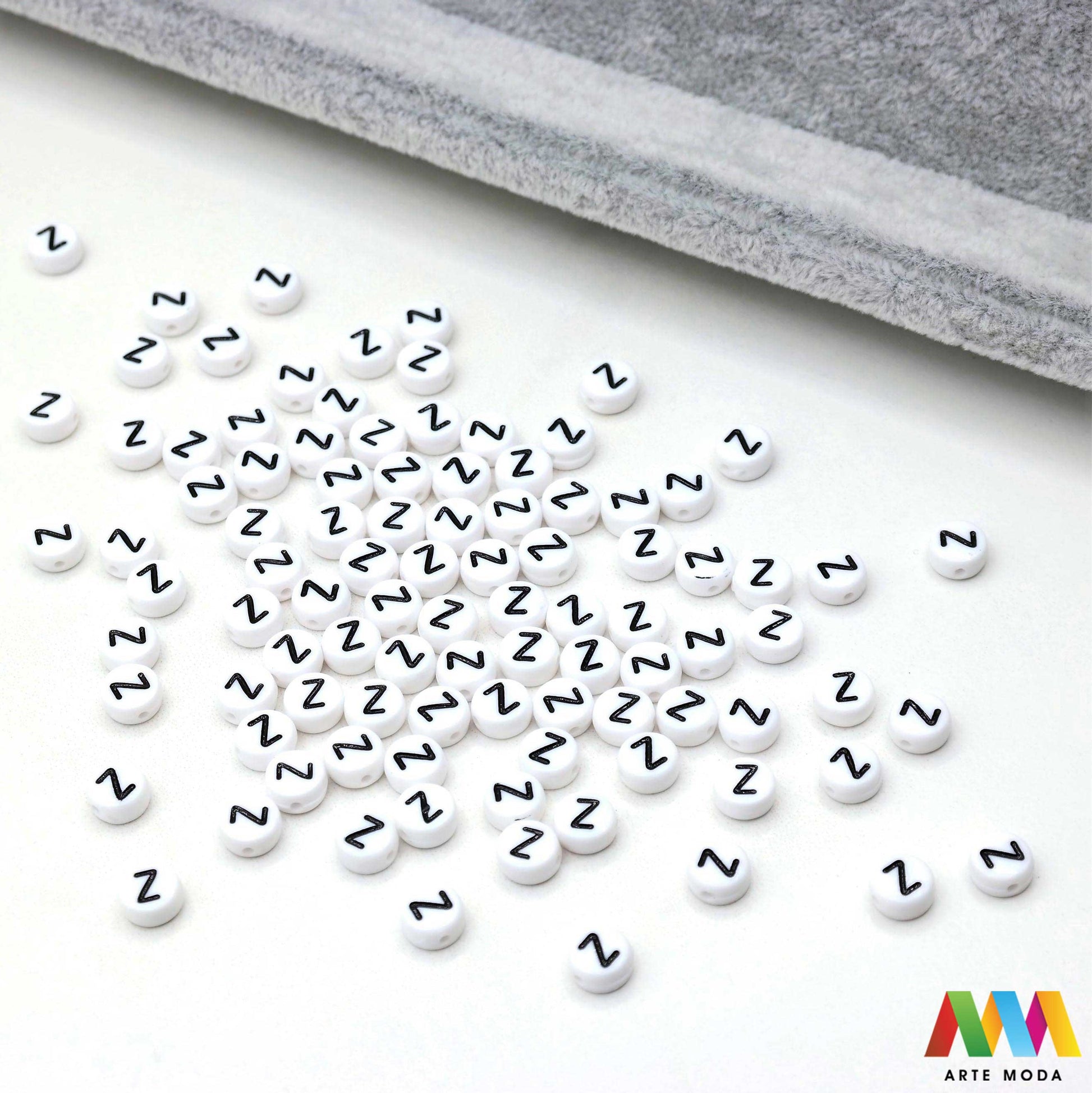 slova brojevi plastične nizanje imenom narukvice prijateljstva dječji nakit personalizirani kockaste perle okrugle abeceda DIY ručni rad izrada mix mješana Stvorite personalizirani nakit s našim plastičnim slovima i brojevima Perle u obliku kocki i krugova idealne su za izradu narukvica s imenom i porukama Lagane su šarene i savršene za dječji nakit i narukvice prijateljstva Lako nizanje za maksimalnu uradi sam zabavu arte moda repromaterijal