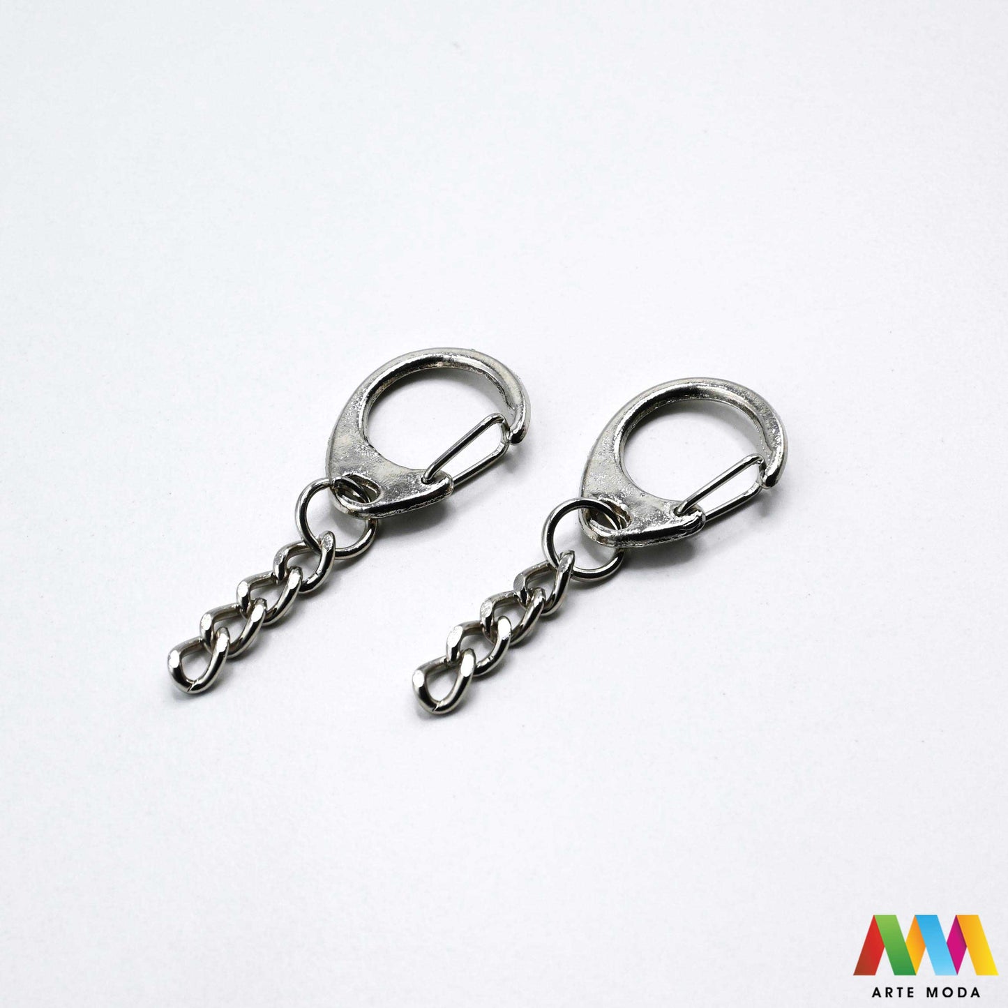 kopče metalne karabiner togl magnet kukice narukvice ogrlice zatvarači nakit DIY metalni pribor spajanje nakita srebrne zlatne karabin magnetne završne kopča narukvica ogrlica Osigurajte svoj nakit Metalne kopče su esencijalne za sigurno završavanje ogrlica i narukvica Birajte između karabin kopči pouzdanost magnetnih kopči lakoća i togl kopči stil Kvalitetni zatvarači u raznim bojama temelj svakog uradi sam nakit projekta arte moda repromaterijal