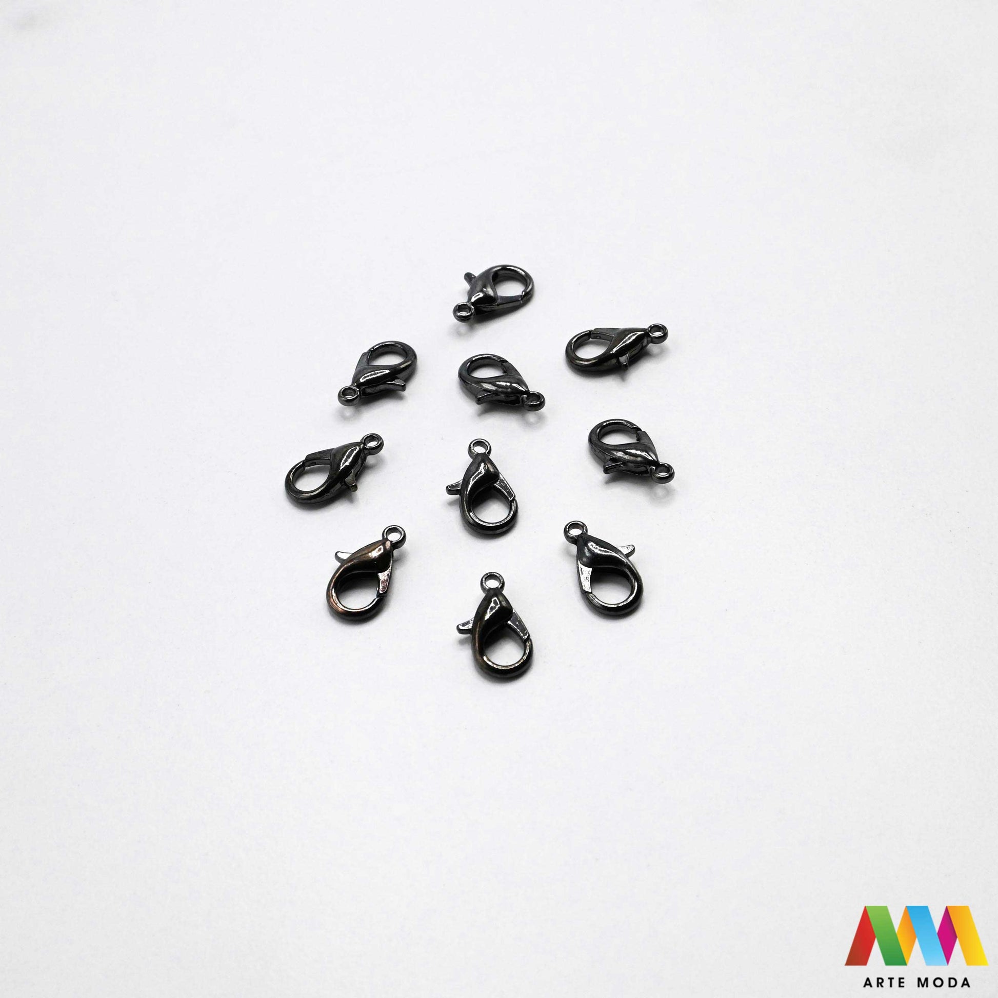 kopče metalne karabiner togl magnet kukice narukvice ogrlice zatvarači nakit DIY metalni pribor spajanje nakita srebrne zlatne karabin magnetne završne kopča narukvica ogrlica Osigurajte svoj nakit Metalne kopče su esencijalne za sigurno završavanje ogrlica i narukvica Birajte između karabin kopči pouzdanost magnetnih kopči lakoća i togl kopči stil Kvalitetni zatvarači u raznim bojama temelj svakog uradi sam nakit projekta arte moda repromaterijal