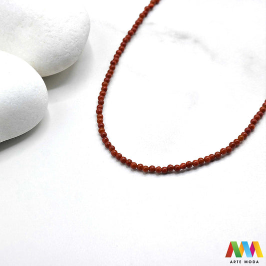 sunčev kamen poludragi sunca sunstone ljekovito kamenje kristali mineral nakit perle privjesci radost optimizam sreća energija pozitivnost meditaciju narukvica čakre prirodni sunca blistavi poludragi kamen toplom narančasto-zlatnom sjaju i inkluzijama koje podsjećaju na sunčeve zrake Sunčev kamen donosi radost optimizam i vitalnost te da pojačava osobnu snagu i karizmu izradu nakita koji zrači pozitivnom energijom i kao moćan saveznik u meditaciji za podizanje raspoloženja arte moda repromaterijal
