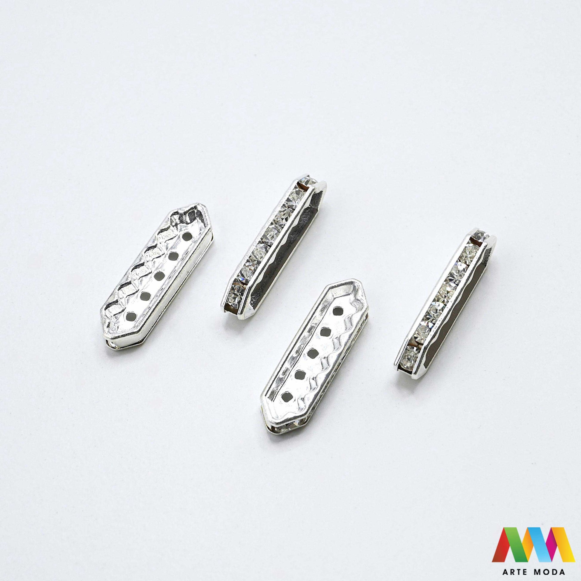 razdjelnik umetak spacer metalne izrada nakita DIY nakit distanceri metalni pribor separatori srebrne zlatne šajbice metalni za perle razmaknice komponente metal Mali ali ključni za profesionalan nakit Metalni umetci razdjelnici spacer perle služe za stvaranje razmaka i dodavanje sjaja perlama Sprječavaju trenje i ističu poludrago kamenje Neophodan element za izradu narukvica i ogrlica koje izgledaju bogatije i elegantnije arte moda repromaterijal