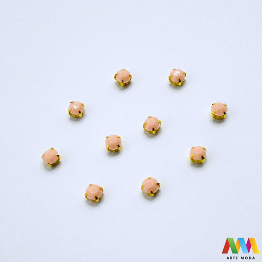 cirkoni stakleni metalni kalup blještavo sjajno perle privjesci rhinestones šivanje lijepljenje nakit glamur kostimi dekoracije ukrasi kalupu cirkon kopči blještavi Postignite maksimalan sjaj s staklenim cirkonima u metalnom kalupu Ovi blještavi cirkoni su sigurno fiksirani i spremni za šivanje lijepljenje ili nizanje Idealni za izradu glamuroznog nakita ukrašavanje kostima i svečane dekoracije Brz jednostavan i elegantan put do blistavog "uradi sam" projekta arte moda repromaterijal