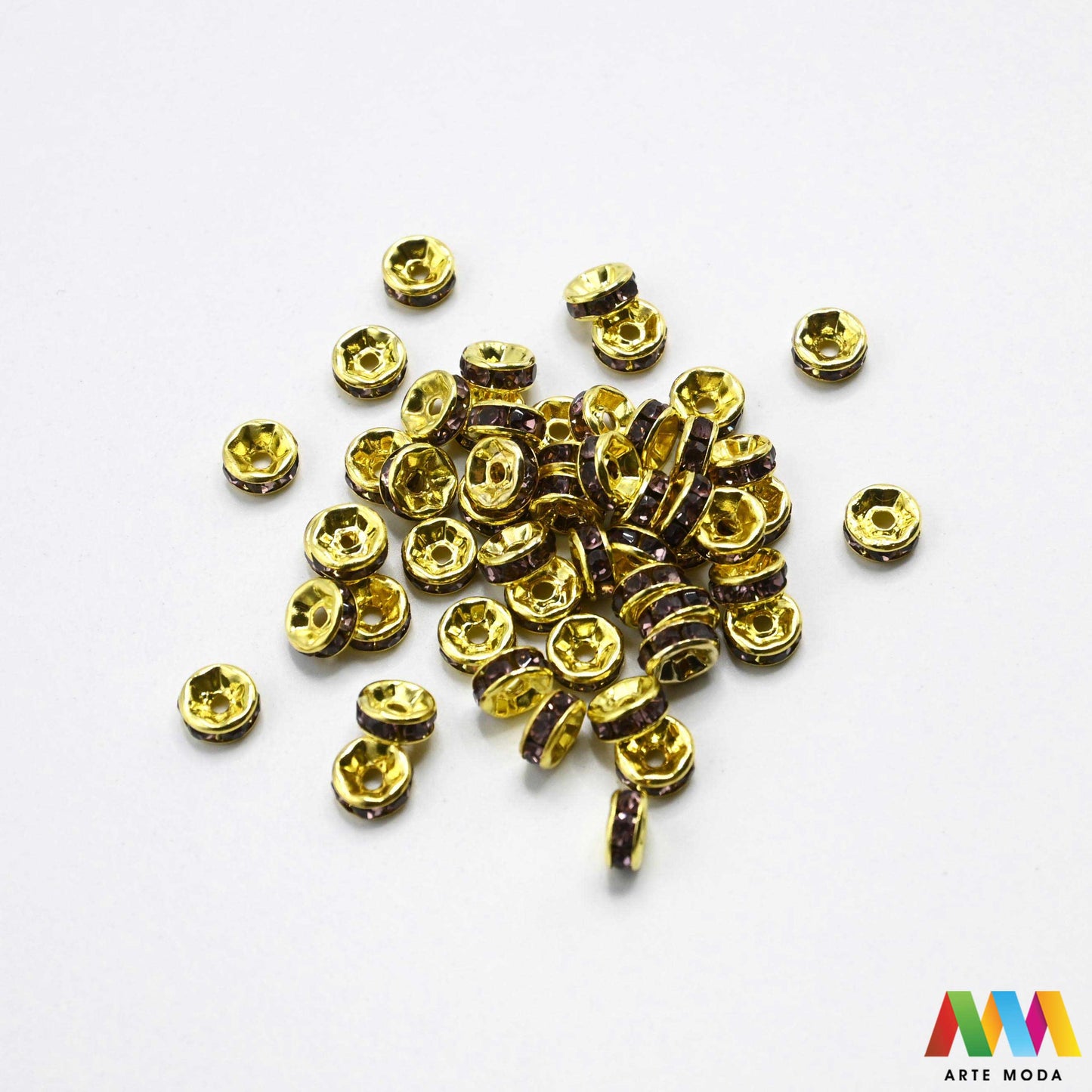 razdjelnik umetak spacer metalne izrada nakita DIY nakit distanceri metalni pribor separatori srebrne zlatne šajbice metalni za perle razmaknice komponente metal Mali ali ključni za profesionalan nakit Metalni umetci razdjelnici spacer perle služe za stvaranje razmaka i dodavanje sjaja perlama Sprječavaju trenje i ističu poludrago kamenje Neophodan element za izradu narukvica i ogrlica koje izgledaju bogatije i elegantnije arte moda repromaterijal