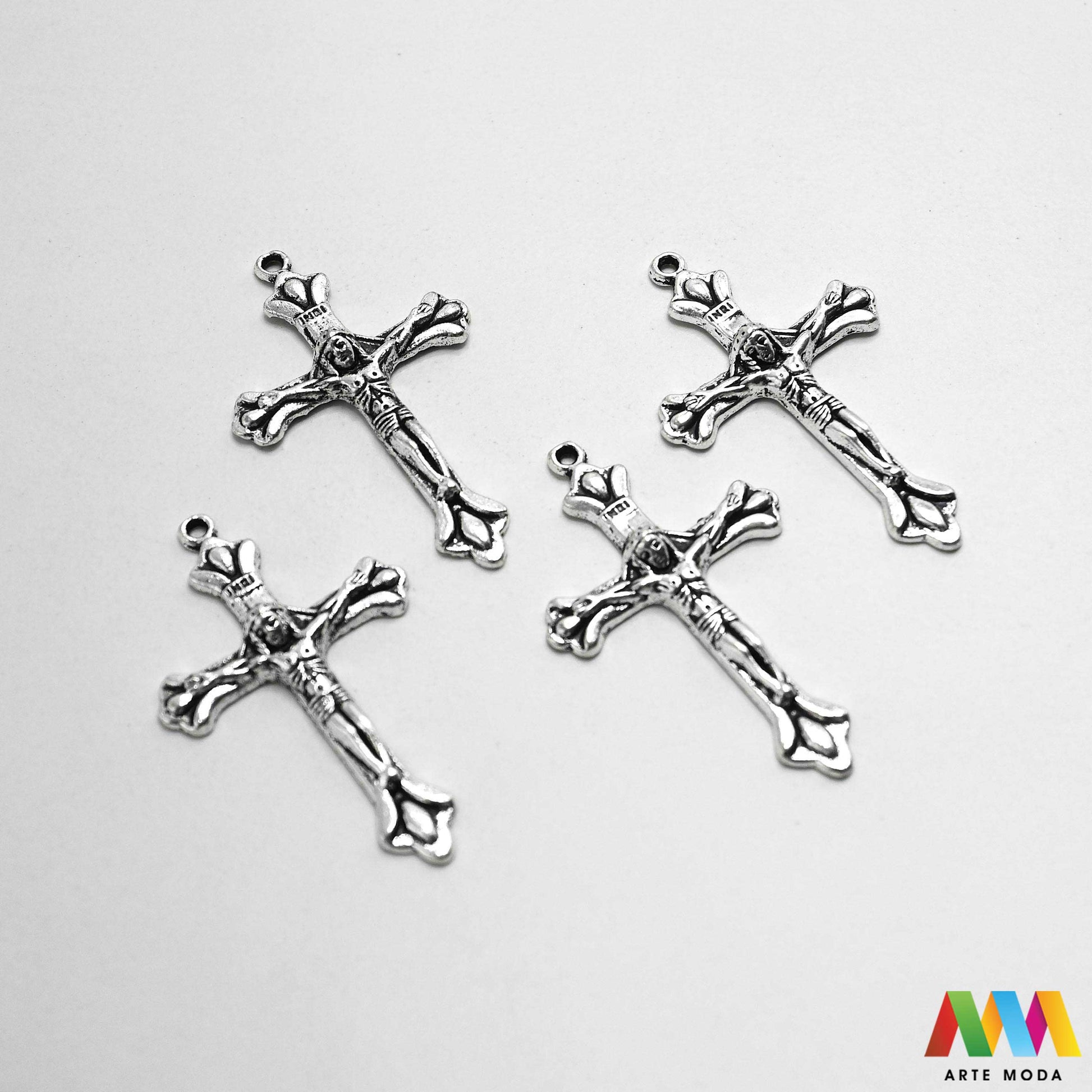metalni sakralni privjesci krunice jednom rupom vjerski izrada krunica sakralni nakit molitvene narukvice kršćanski medaljice DIY religiozni uradi sam križevi Križ sakralne predmete metalnim privjescima jednu rupu nizanje na lančić konac žicu izradu krunica molitvenih narukvica drugih vjerskih suvenira te brojanica ogrlica dodatak za privjeske za ključeve torbe Izrađeni su od metala jedinstven vjerski predmet poklon Neka vaša vjera inspirira vašu kreativnost arte moda repromaterijal