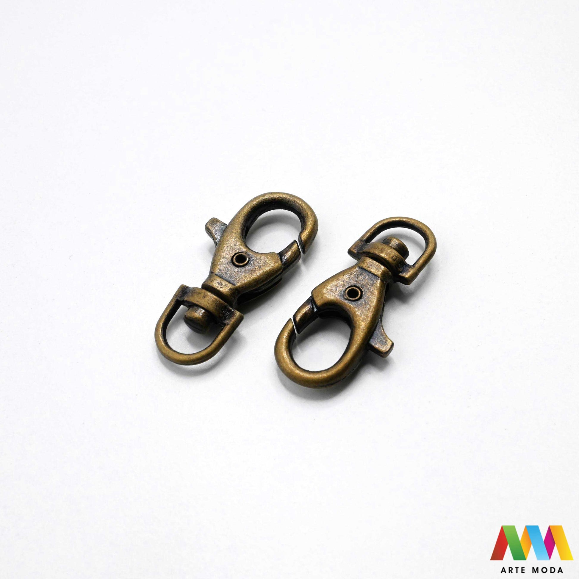 kopče metalne karabiner togl magnet kukice narukvice ogrlice zatvarači nakit DIY metalni pribor spajanje nakita srebrne zlatne karabin magnetne završne kopča narukvica ogrlica Osigurajte svoj nakit Metalne kopče su esencijalne za sigurno završavanje ogrlica i narukvica Birajte između karabin kopči pouzdanost magnetnih kopči lakoća i togl kopči stil Kvalitetni zatvarači u raznim bojama temelj svakog uradi sam nakit projekta arte moda repromaterijal