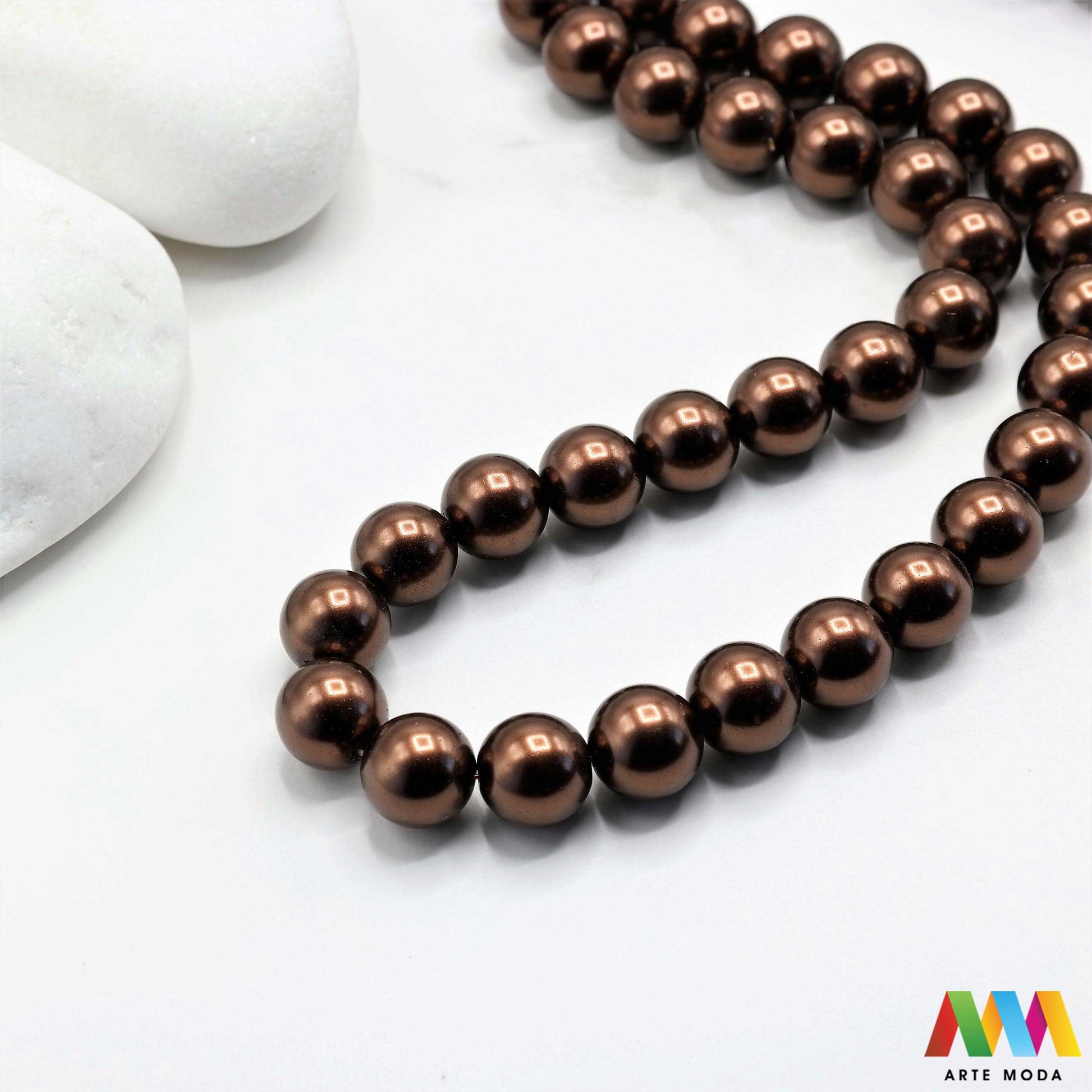 stakleni biseri niz staklo biser perle biserne zrna zrno perla staklene imitacija bisera sedefaste vjenčani nakit klasični DIY ogrlice bijeli u boji bisernim sjajem izrada nakita umjetni Za klasičnu eleganciju birajte staklene bisere imitacija bisera ima visok sedefasti sjaj i savršeno je glatka Idealni su za izradu vjenčanog nakita bezvremenskih ogrlica i narukvica raznim veličinama i bojama ovi biseri unose dašak luksuza u svaki uradi sam projekt Počnite nizati svoju eleganciju arte moda repromaterijal