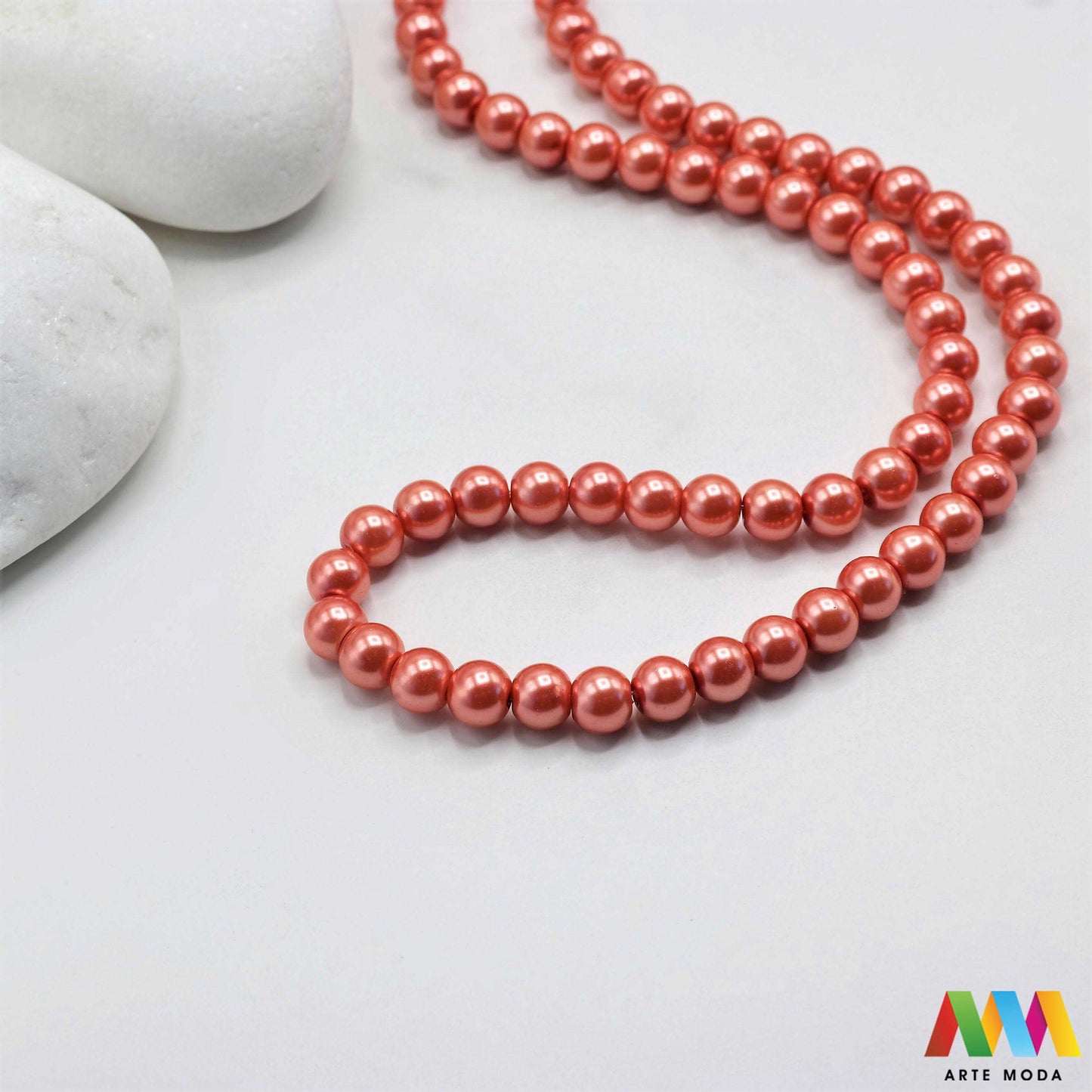 stakleni biseri niz staklo biser perle biserne zrna zrno perla staklene imitacija bisera sedefaste vjenčani nakit klasični DIY ogrlice bijeli u boji bisernim sjajem izrada nakita umjetni Za klasičnu eleganciju birajte staklene bisere imitacija bisera ima visok sedefasti sjaj i savršeno je glatka Idealni su za izradu vjenčanog nakita bezvremenskih ogrlica i narukvica raznim veličinama i bojama ovi biseri unose dašak luksuza u svaki uradi sam projekt Počnite nizati svoju eleganciju arte moda repromaterijal