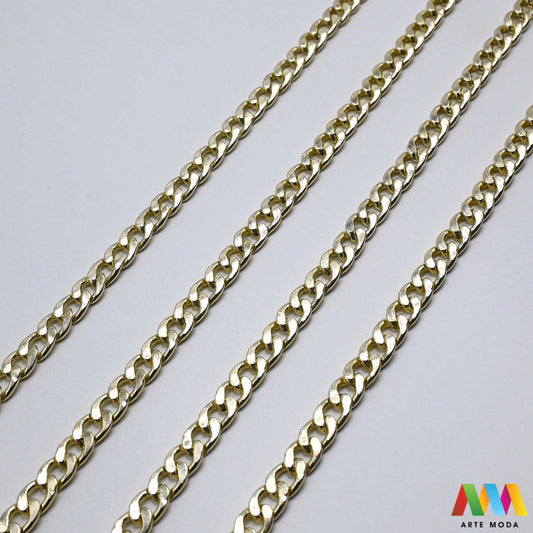 aluminijski lanac torbe ruksak nakit lagani izrada aluminij DIY materijal remen ogrlice narukvice karike ručke pribor komponente ukrasni repromaterijal Želite lagan i trendi materijal Aluminijski lanci savršeni su za vaše projekte Idealni su za izradu laganih remena za torbe ili statement nakita ogrlice narukvice Lakši su od klasičnih metala ne opterećuju i dolaze u raznim bojama i debljinama Lako ih je rezati i oblikovati laganu eleganciju za svoj uradi sam nakit i modne dodatke arte moda repromaterijal