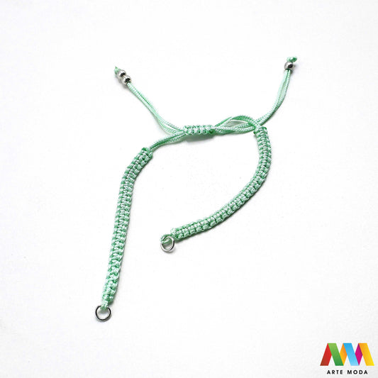 pletene baze za narukvice izrada narukvica DIY nakit podesive konop baze materijal uradi sam ručno rađene makrame podesive plastična kuglica metalna alkica Iskoristite svoju kreativnost uz pletene baze za narukvice izradu nakita baza izrađena je od izdržljivog sintetičkog pletenog konopca metalnim alkicama i podesivim plastičnim kuglicama za savršeno pristajanje Dodajte omiljene perle privjeske ili čvoriće i izradite unikatne i personalizirane narukvice za sebe ili kao poklon arte moda repromaterijal
