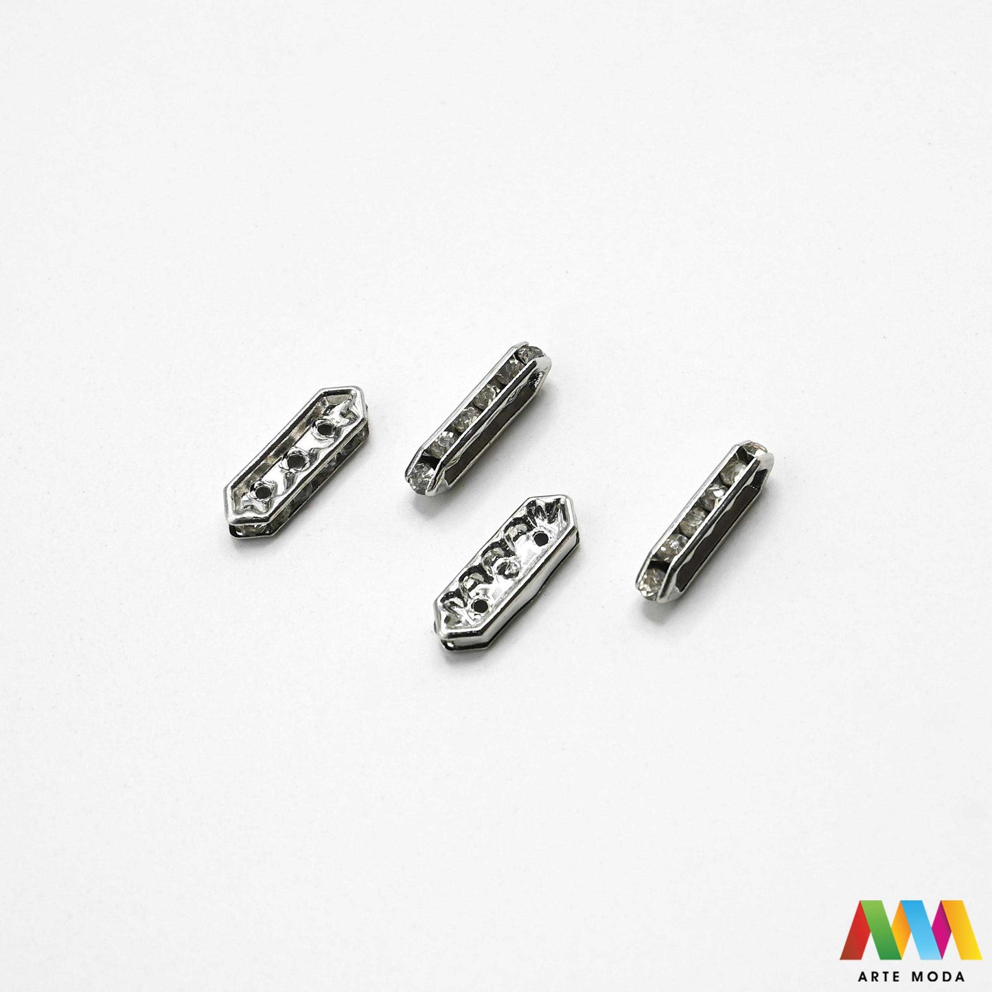 razdjelnik umetak spacer metalne izrada nakita DIY nakit distanceri metalni pribor separatori srebrne zlatne šajbice metalni za perle razmaknice komponente metal Mali ali ključni za profesionalan nakit Metalni umetci razdjelnici spacer perle služe za stvaranje razmaka i dodavanje sjaja perlama Sprječavaju trenje i ističu poludrago kamenje Neophodan element za izradu narukvica i ogrlica koje izgledaju bogatije i elegantnije arte moda repromaterijal