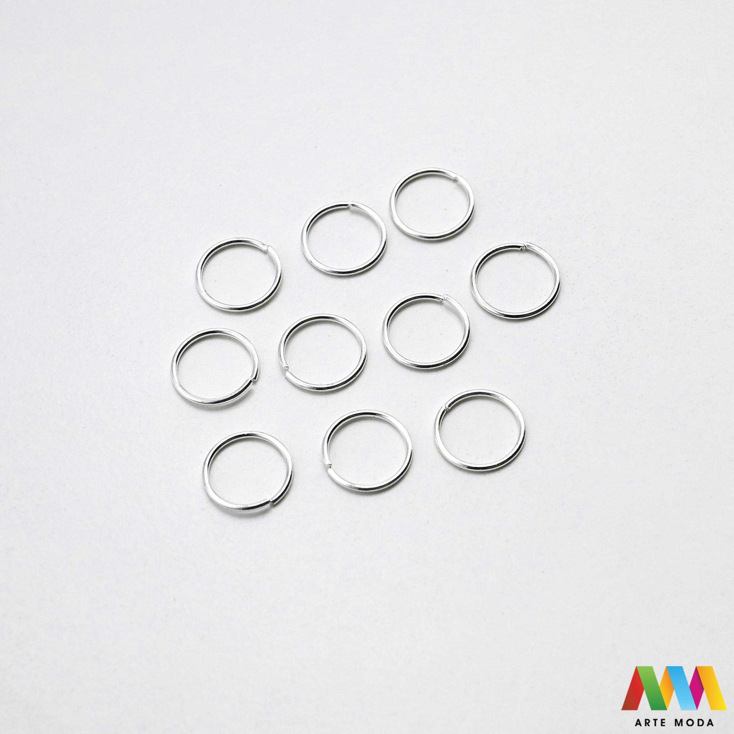 alkice spojnice karike jump rings spojni prstenovi metalni kolutovi DIY pribor repromaterijal srebrne zlatne izrada nakita spajanje perli metalne za nakit otvorene zatvorene izradu materijal prsten elementi narukvice ogrlice Osigurajte čvrstinu nakitu Metalne alkice su neizostavne spojnice spajanje kopči privjesaka lanaca Birajte između prstenova u raznim veličinama bojama bronca složenost vašeg uradi sam projekta kvalitetne alkice pružit profesionalan siguran završetak kreaciji arte moda repromaterijal