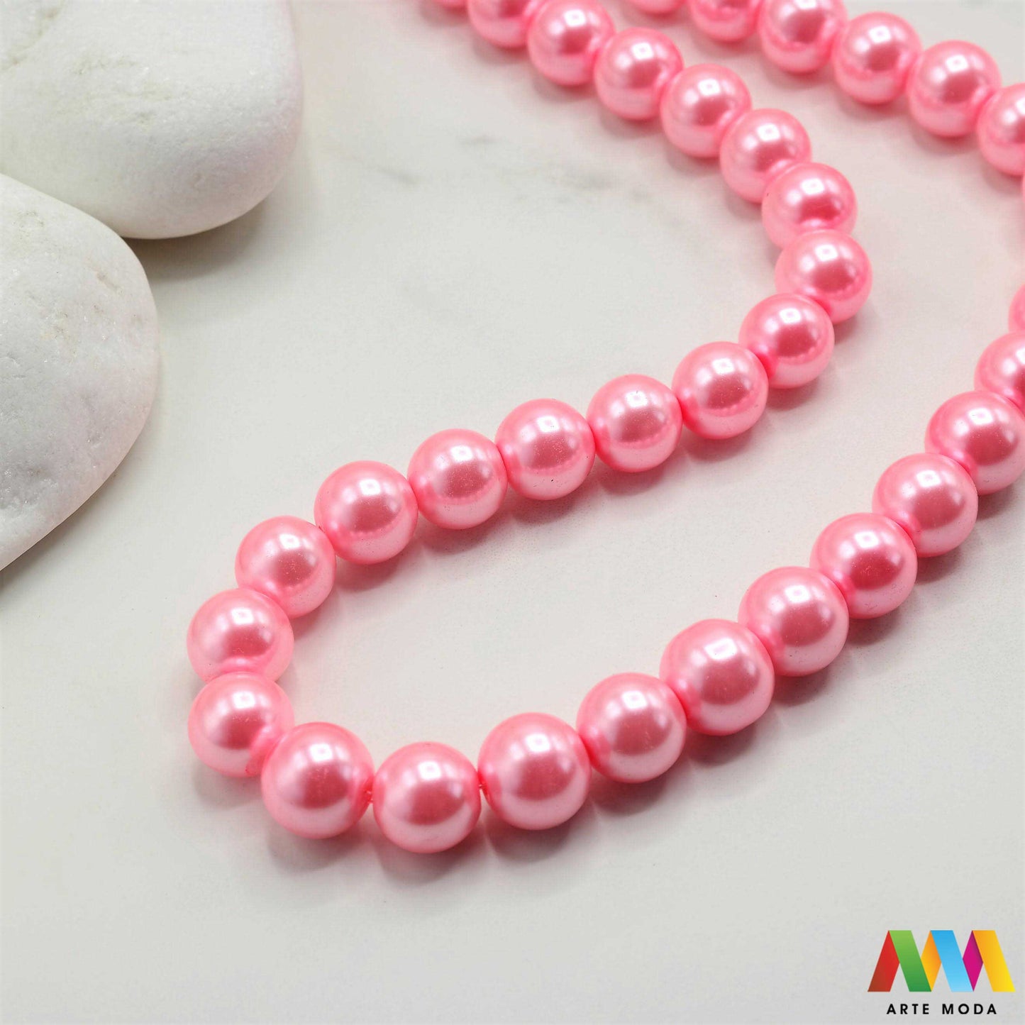 stakleni biseri niz staklo biser perle biserne zrna zrno perla staklene imitacija bisera sedefaste vjenčani nakit klasični DIY ogrlice bijeli u boji bisernim sjajem izrada nakita umjetni Za klasičnu eleganciju birajte staklene bisere imitacija bisera ima visok sedefasti sjaj i savršeno je glatka Idealni su za izradu vjenčanog nakita bezvremenskih ogrlica i narukvica raznim veličinama i bojama ovi biseri unose dašak luksuza u svaki uradi sam projekt Počnite nizati svoju eleganciju arte moda repromaterijal