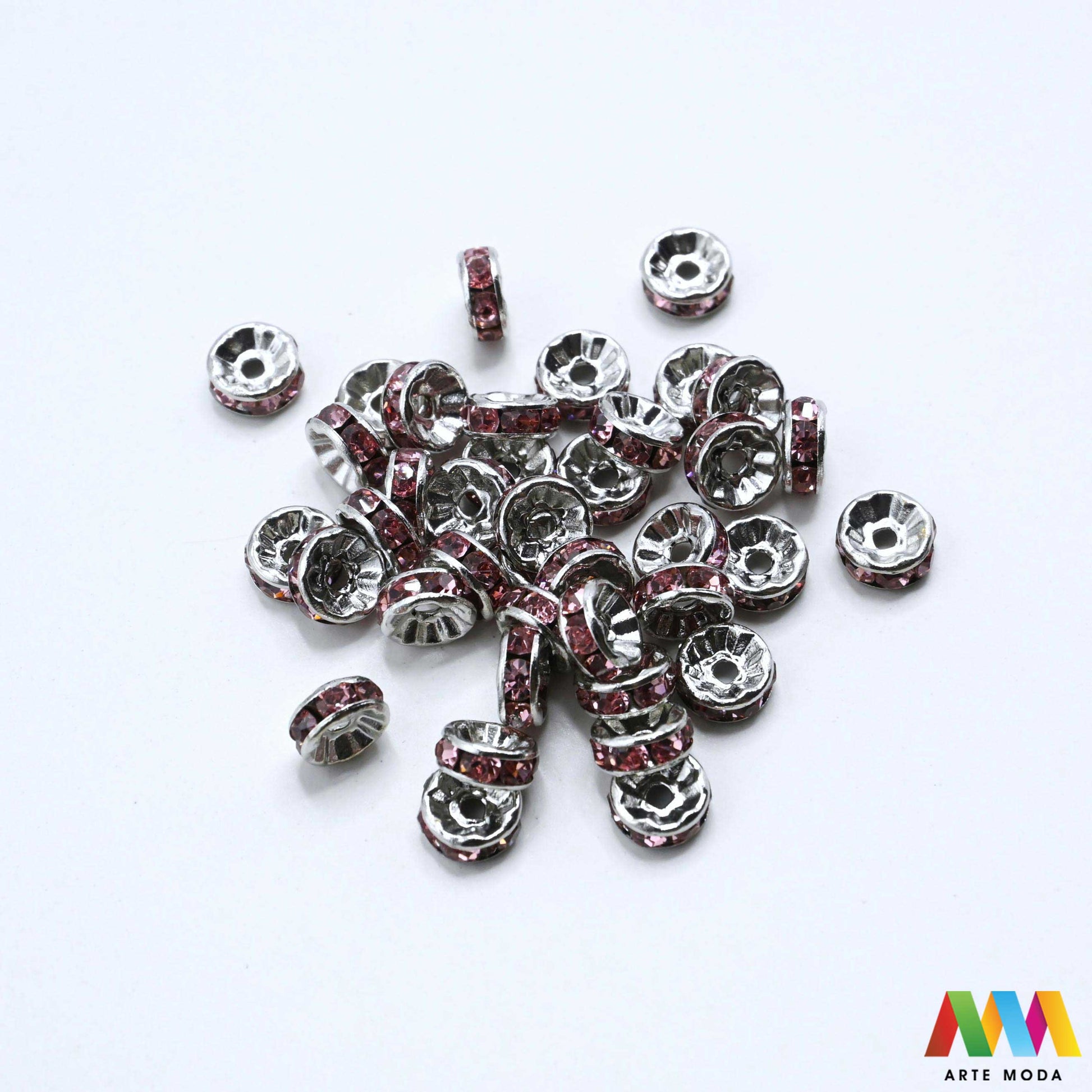 razdjelnik umetak spacer metalne izrada nakita DIY nakit distanceri metalni pribor separatori srebrne zlatne šajbice metalni za perle razmaknice komponente metal Mali ali ključni za profesionalan nakit Metalni umetci razdjelnici spacer perle služe za stvaranje razmaka i dodavanje sjaja perlama Sprječavaju trenje i ističu poludrago kamenje Neophodan element za izradu narukvica i ogrlica koje izgledaju bogatije i elegantnije arte moda repromaterijal